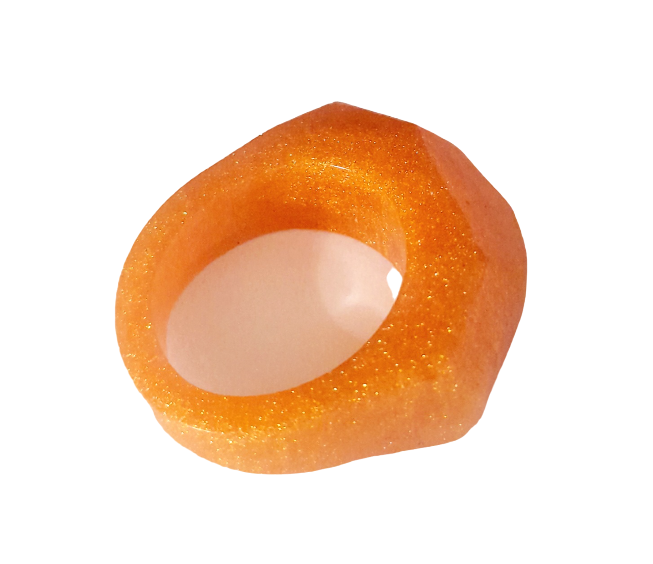 anillo dorado hexagonal
