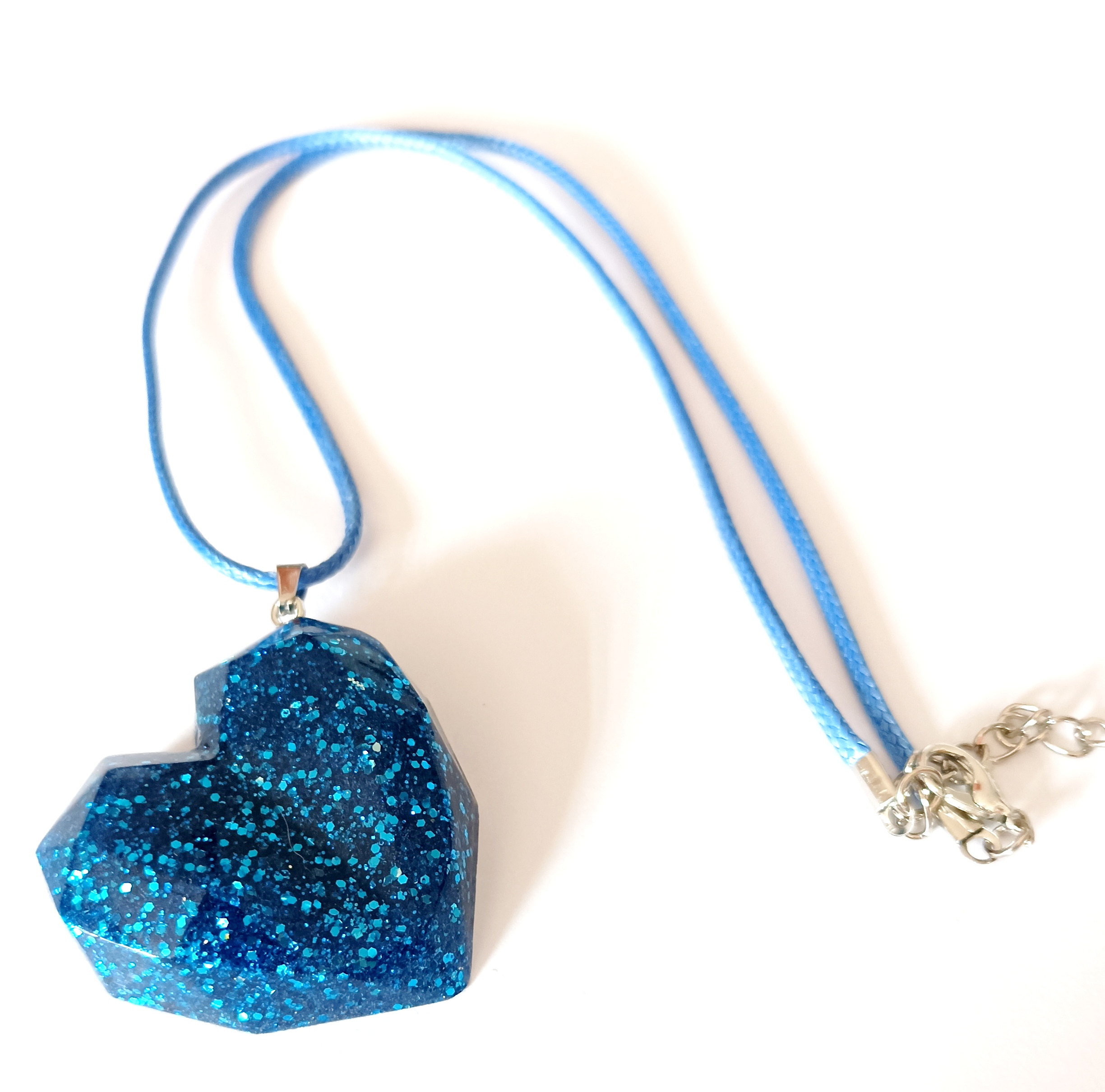 Collar corazón geométrico