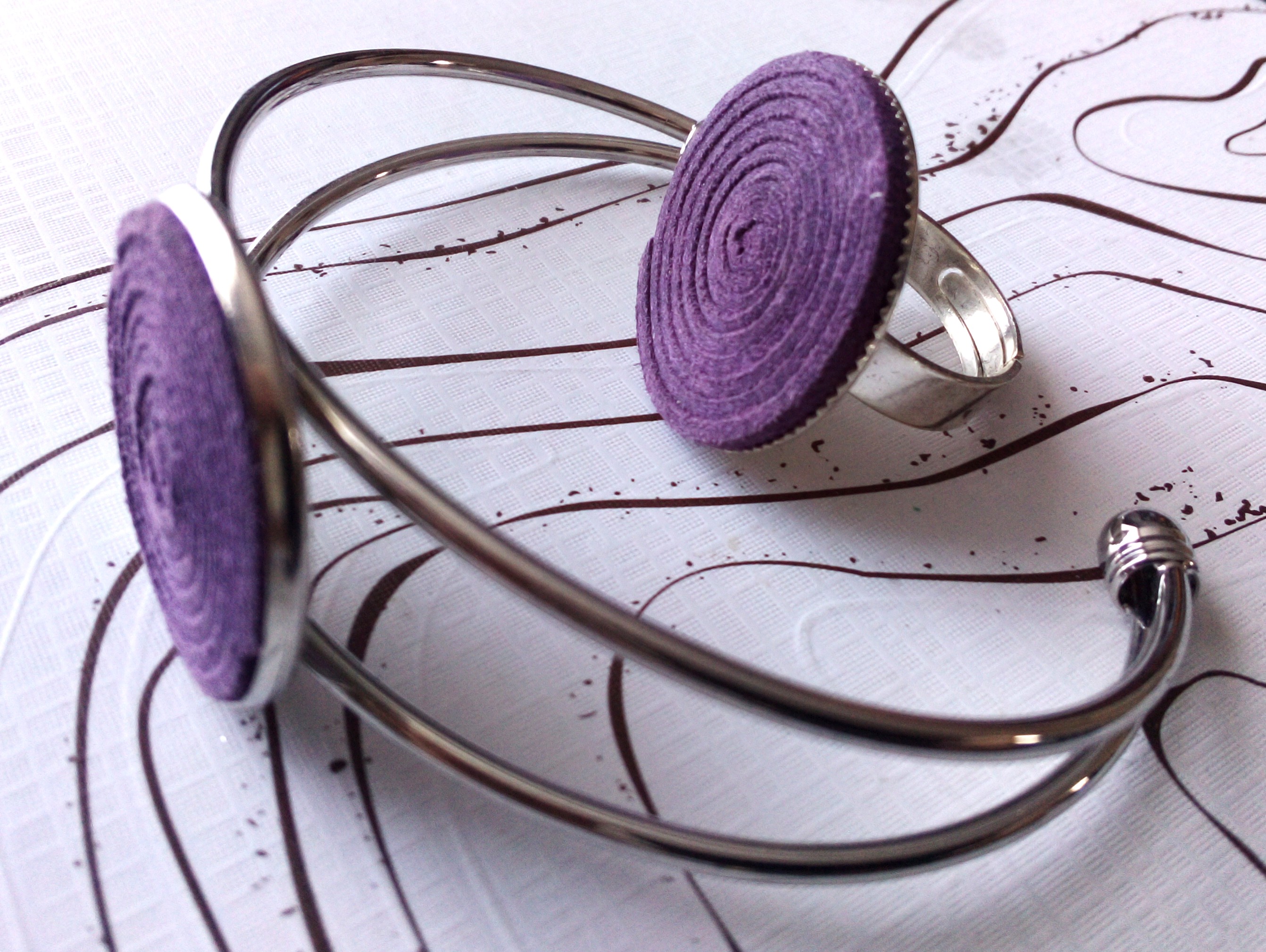 CONJUNTO GAMUZA LILA