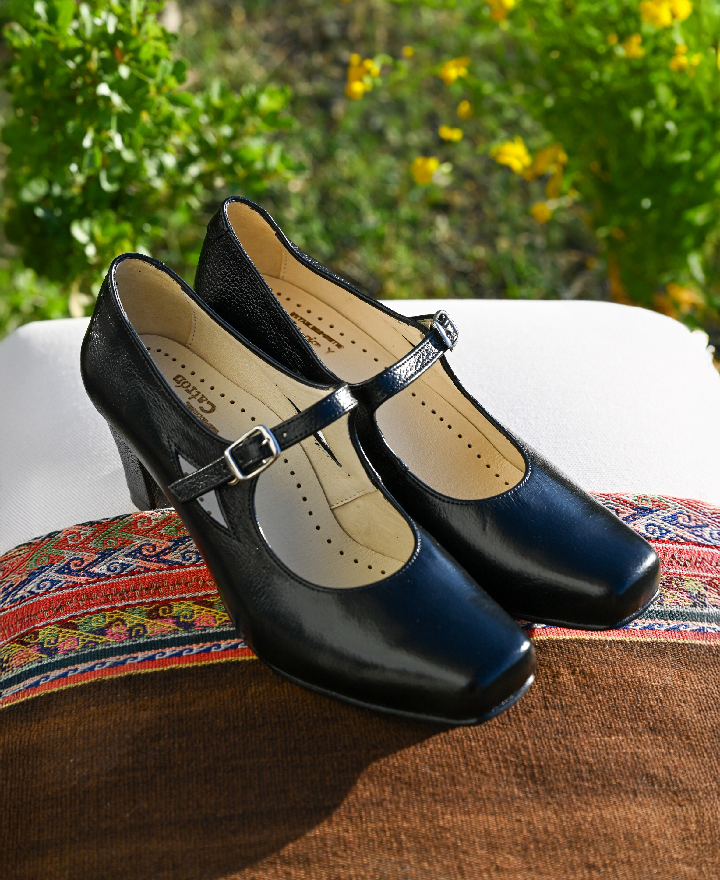 Zapato de China Negro Catron imagen 2