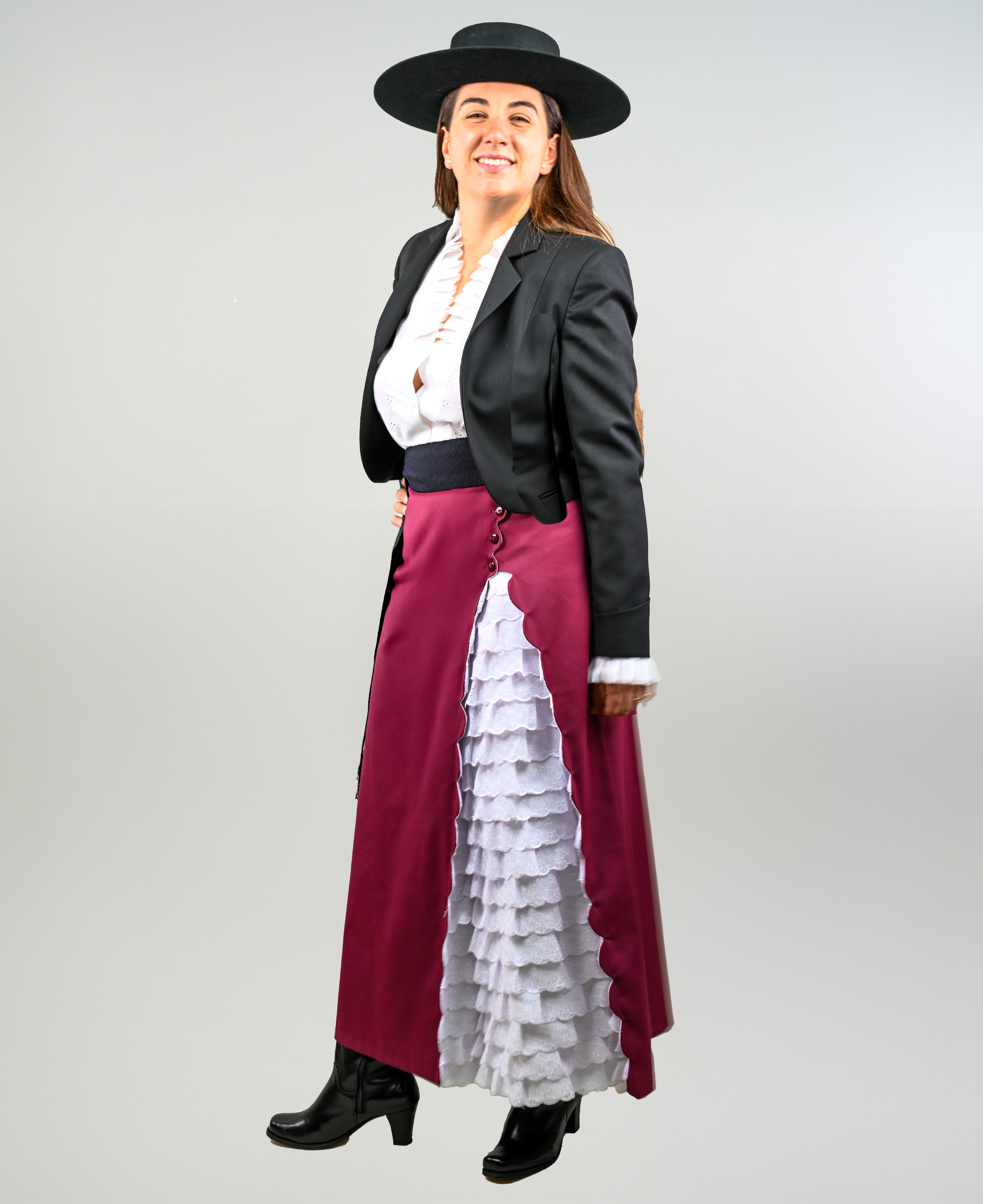 Ropón de Huasa Elegante Burdeo con Chaqueta Negra Catron imagen 4