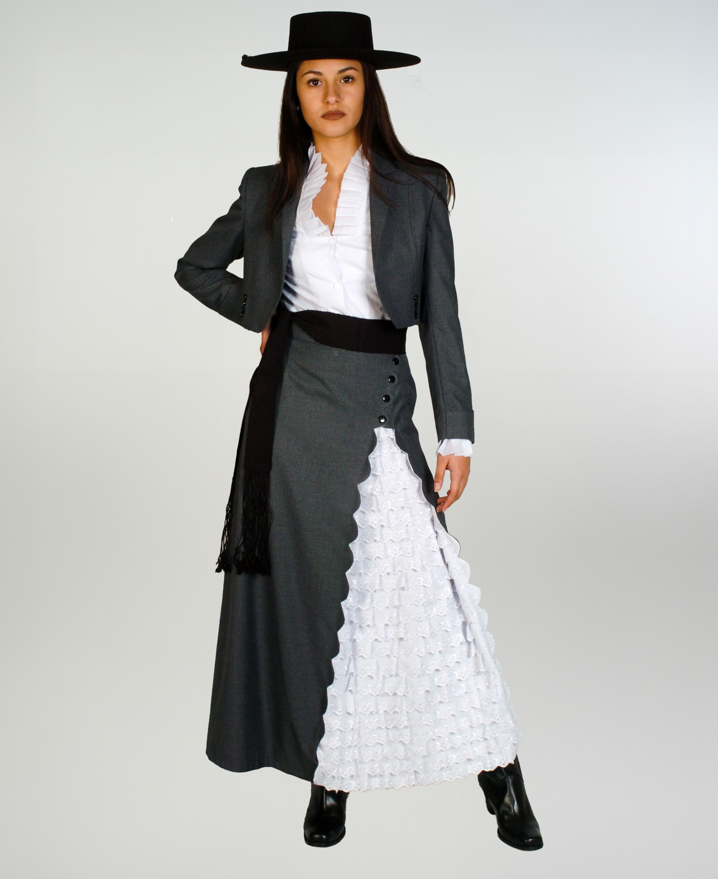 Ropón de Huasa Elegante Gris Catron imagen 1