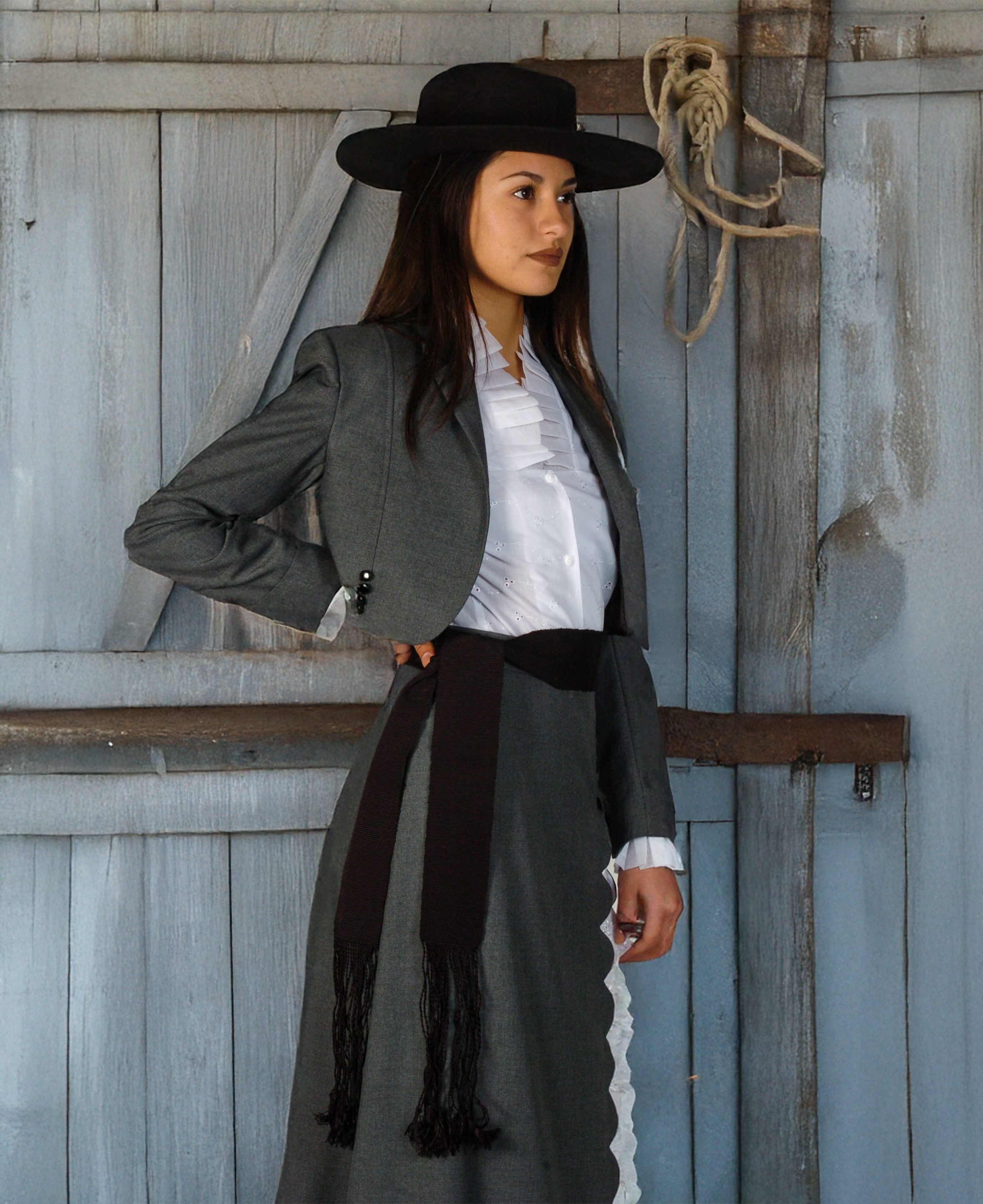 Ropón de Huasa Elegante Gris Catron imagen 2