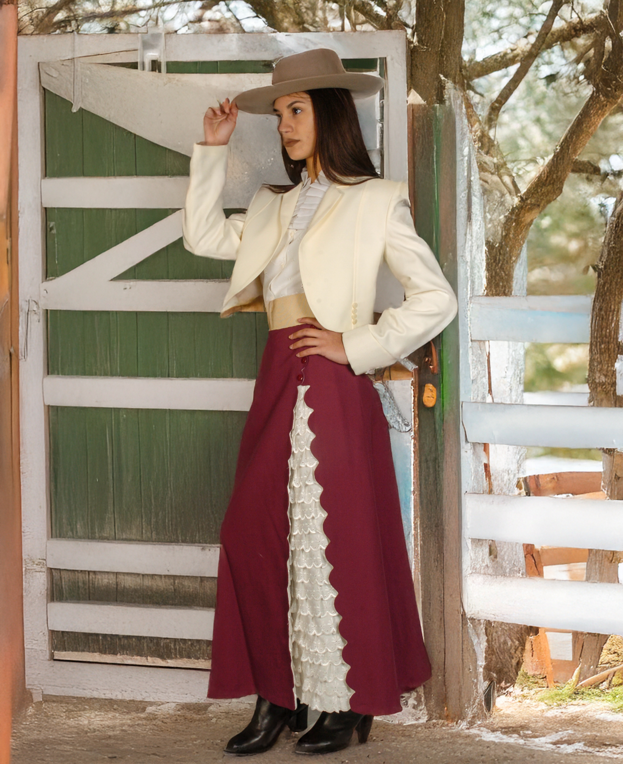 Ropón Huasa Elegante Burdeo Chaqueta Marfil Catron imagen 2