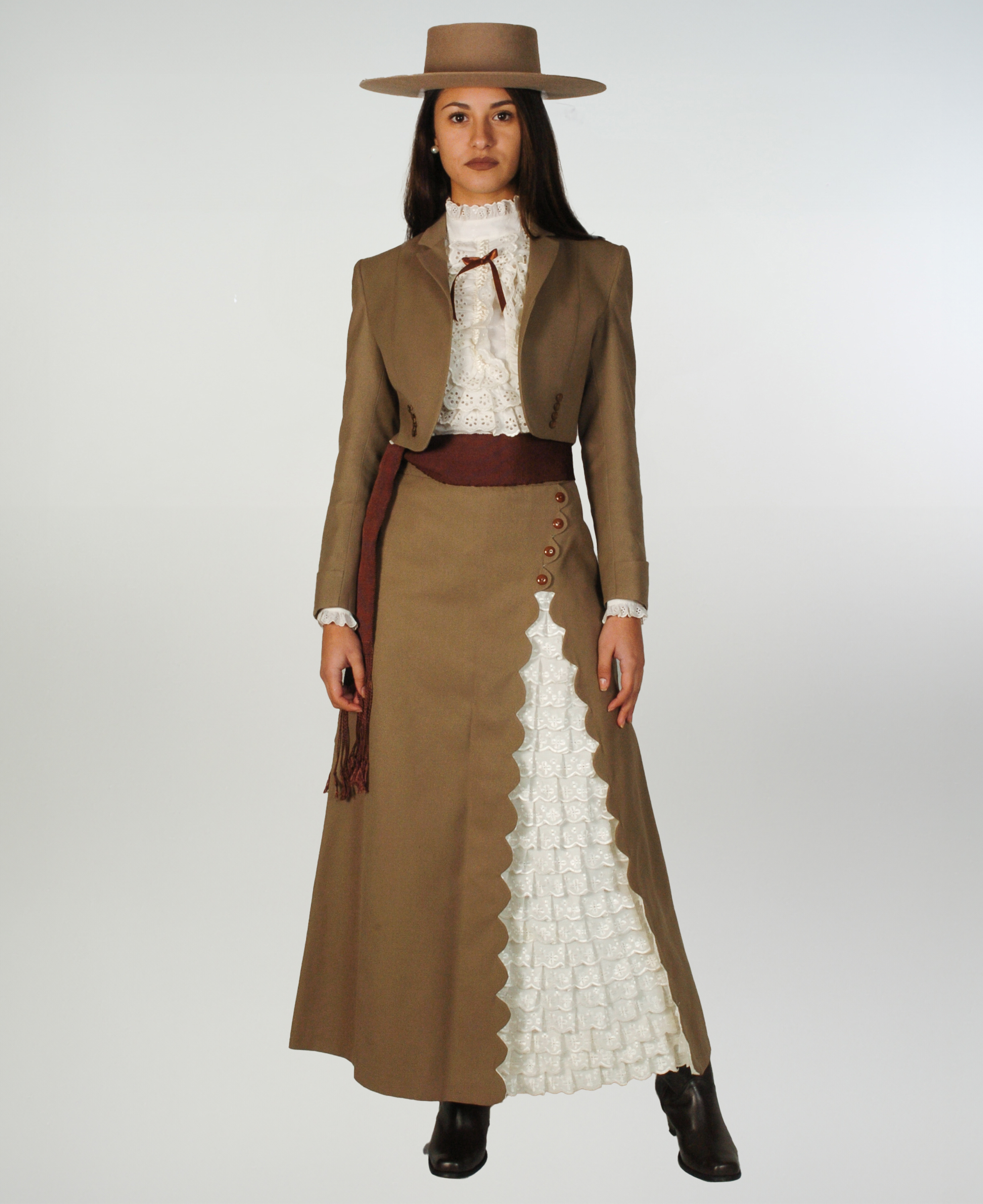 Ropón De Huasa Elegante Visón  imagen 1