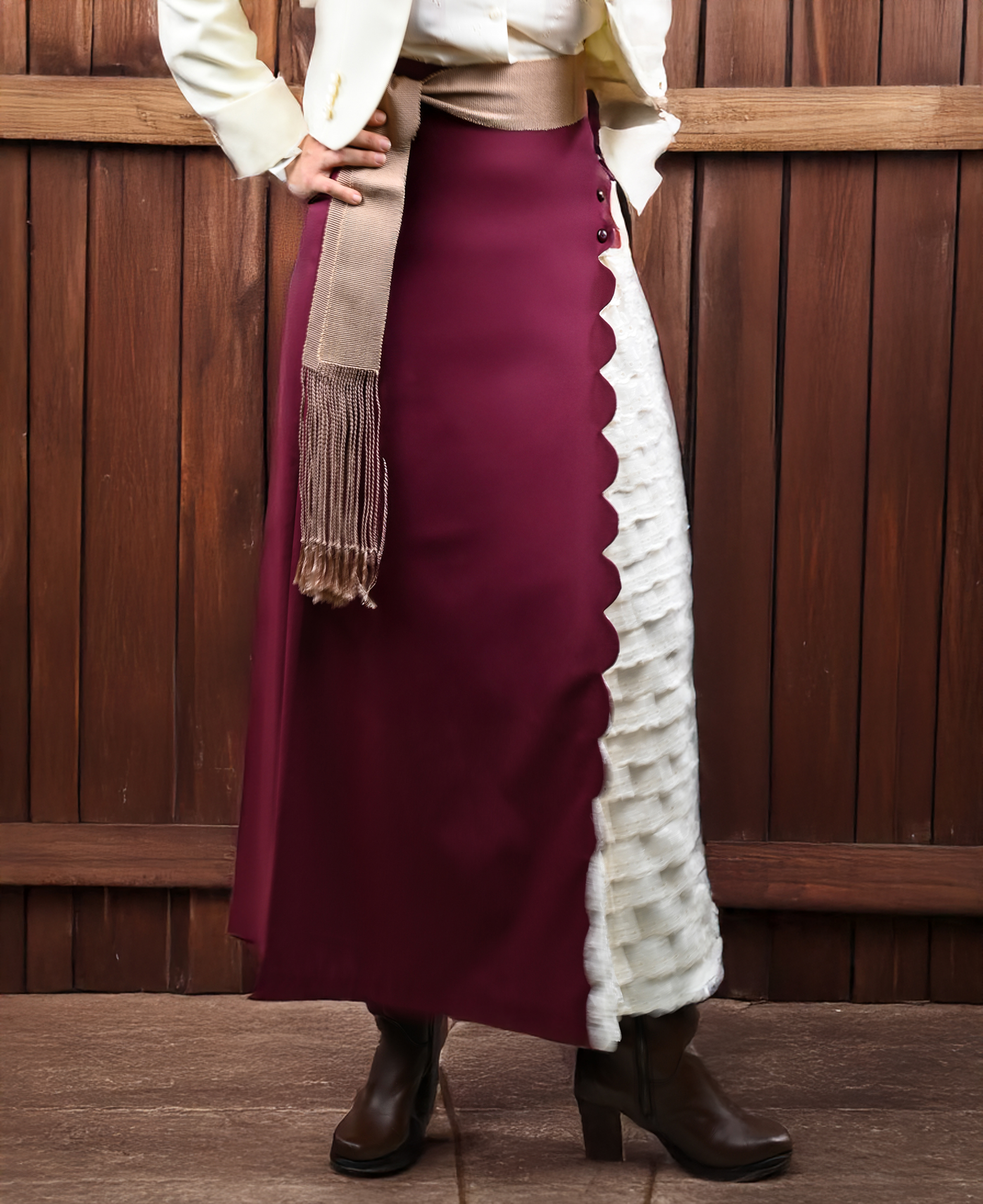 Falda Huasa Elegante Burdeo Broderie Marfíl imagen 2