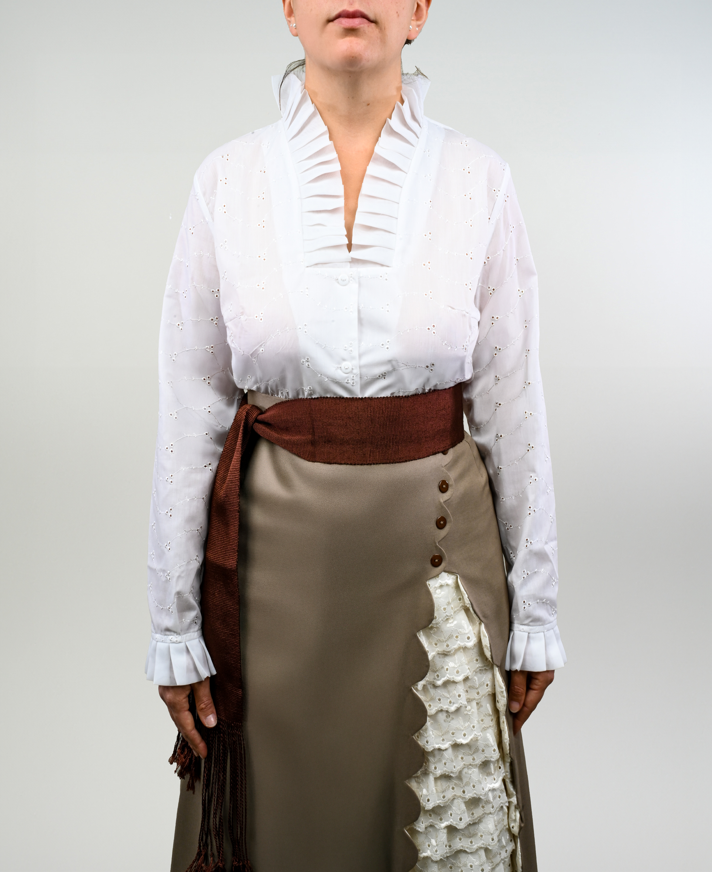 Blusa De Huasa Elegante Plisada Blanca Catron imagen 3