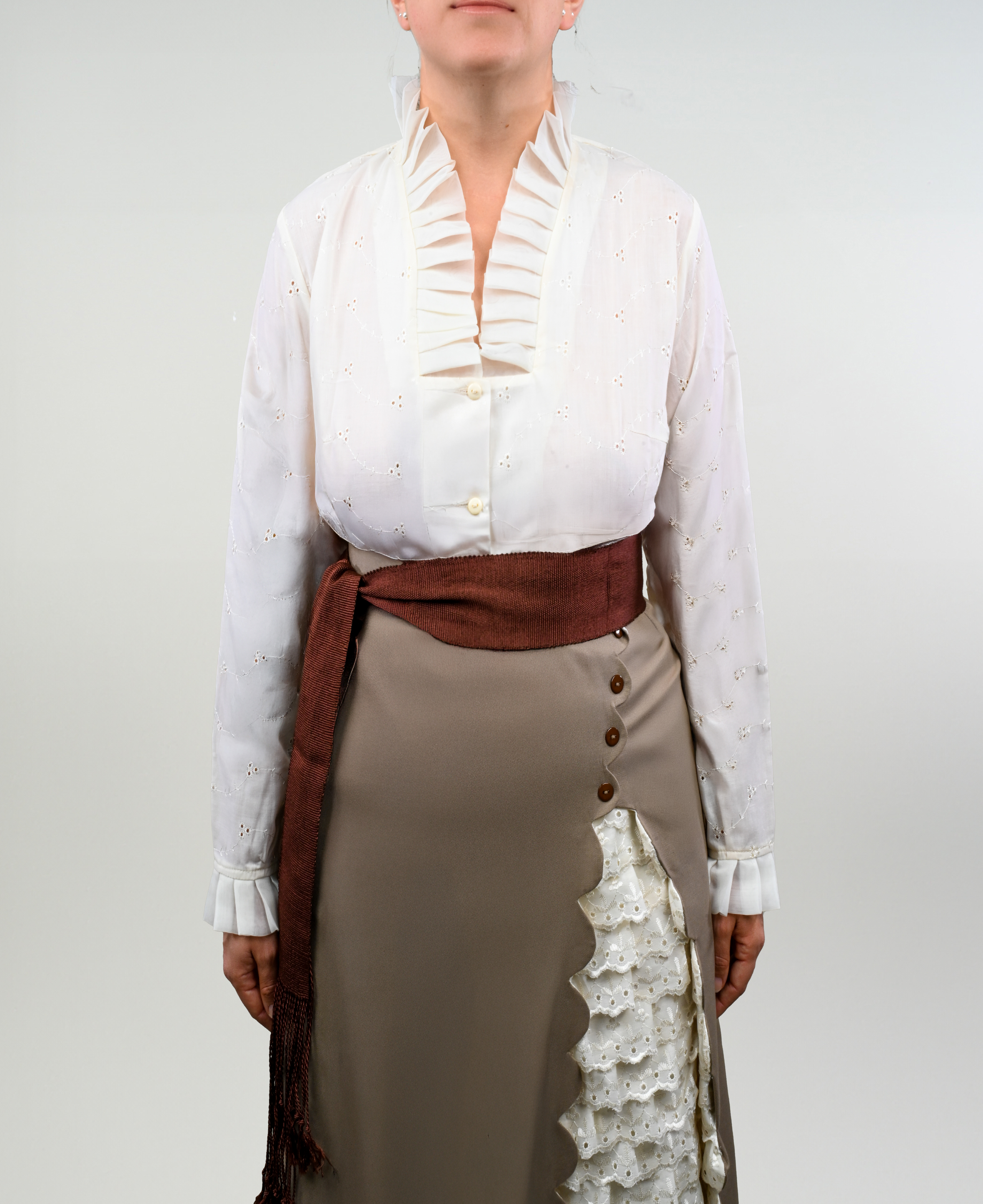 Blusa De Huasa Elegante Plisada Marfil Catron imagen 6