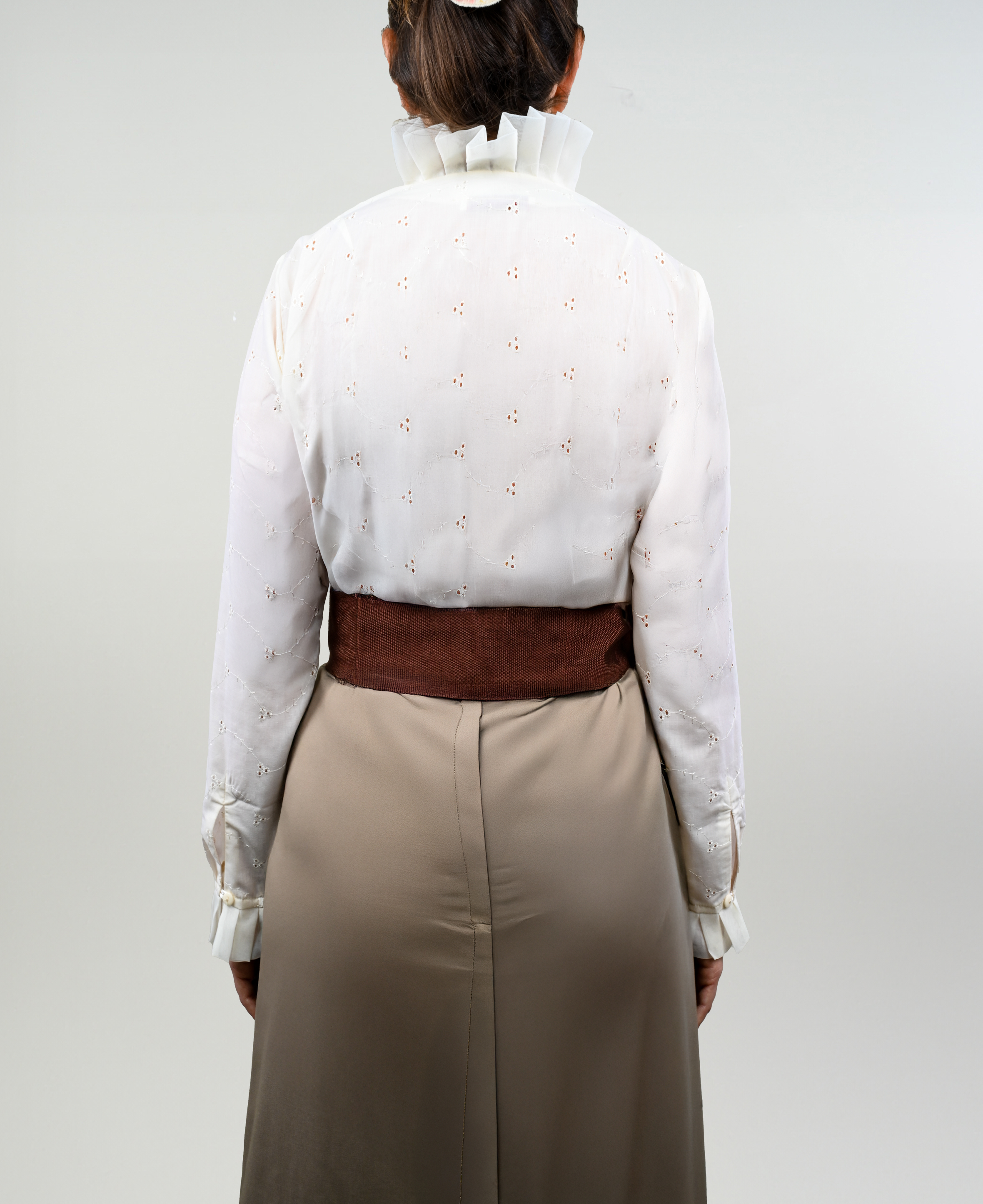 Blusa De Huasa Elegante Plisada Marfil Catron imagen 3