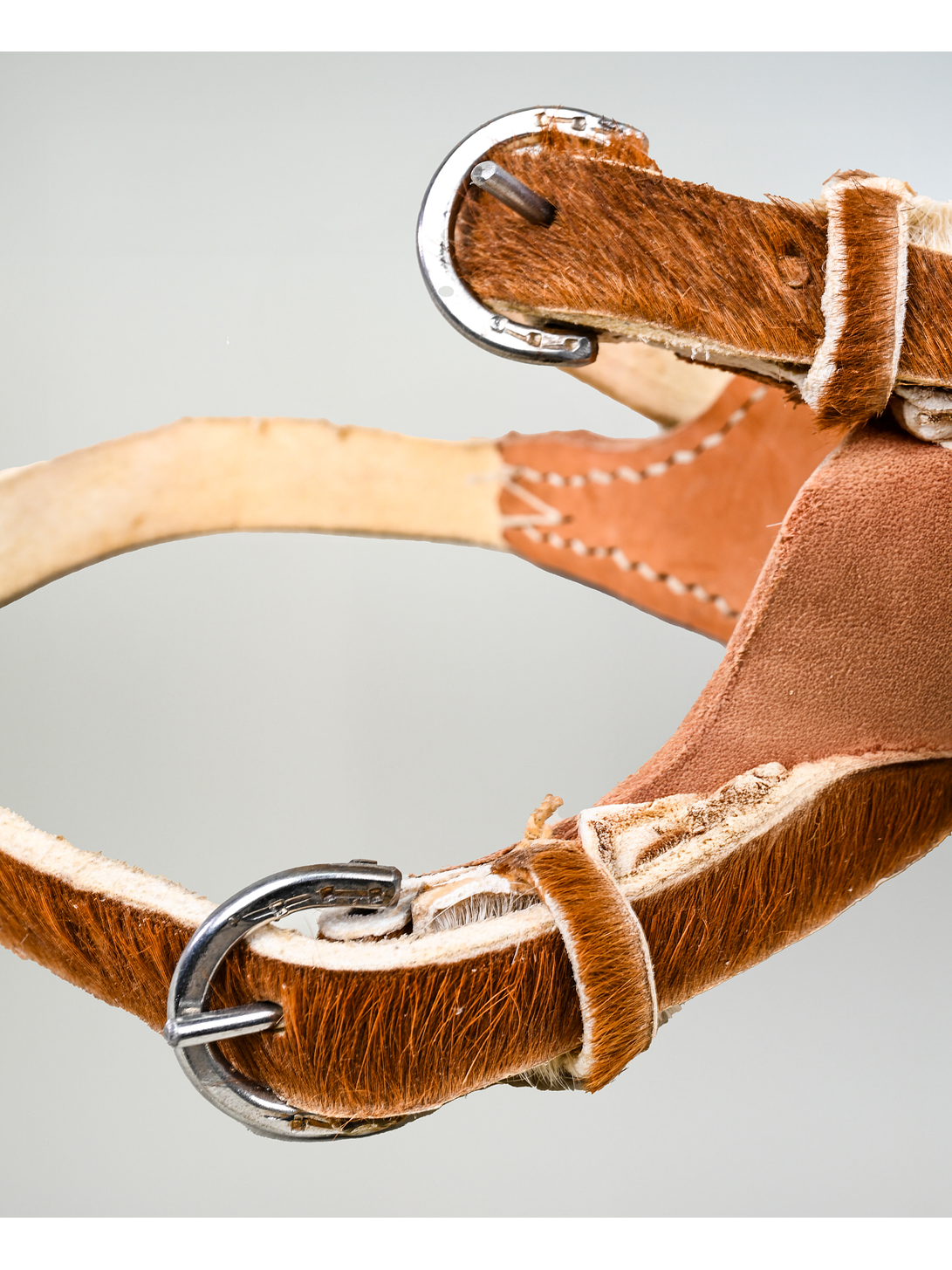 Taloneras Peludas con Hebilla Inoxidable Catron 3