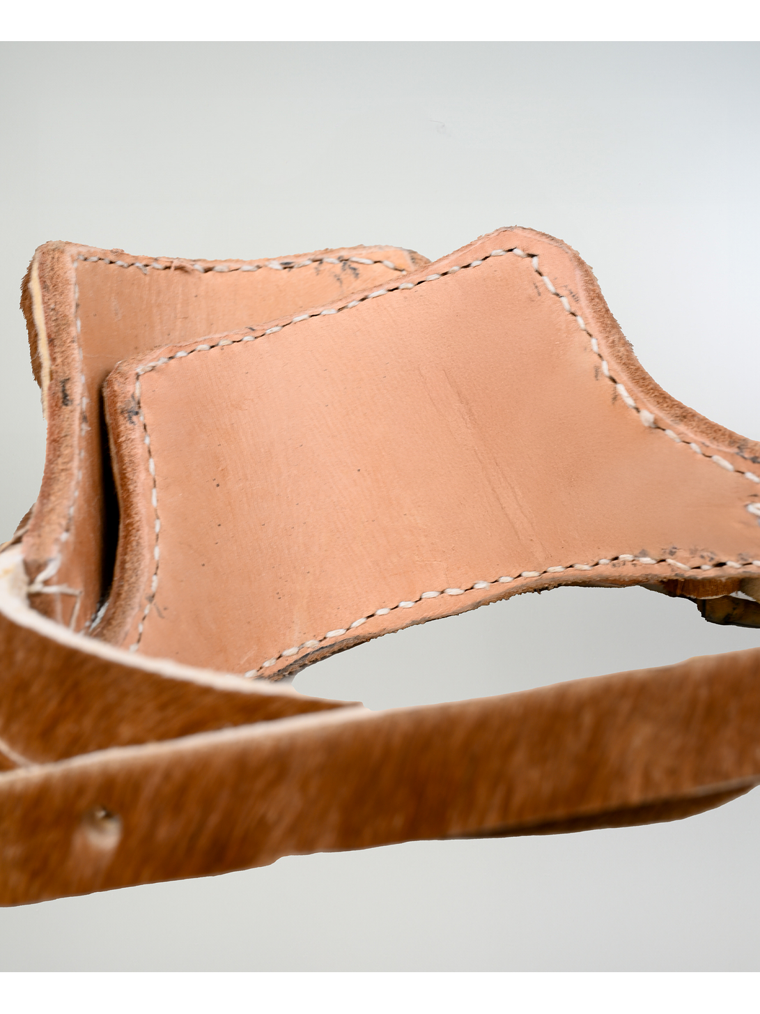 Taloneras Peludas con Hebilla Inoxidable Catron 4