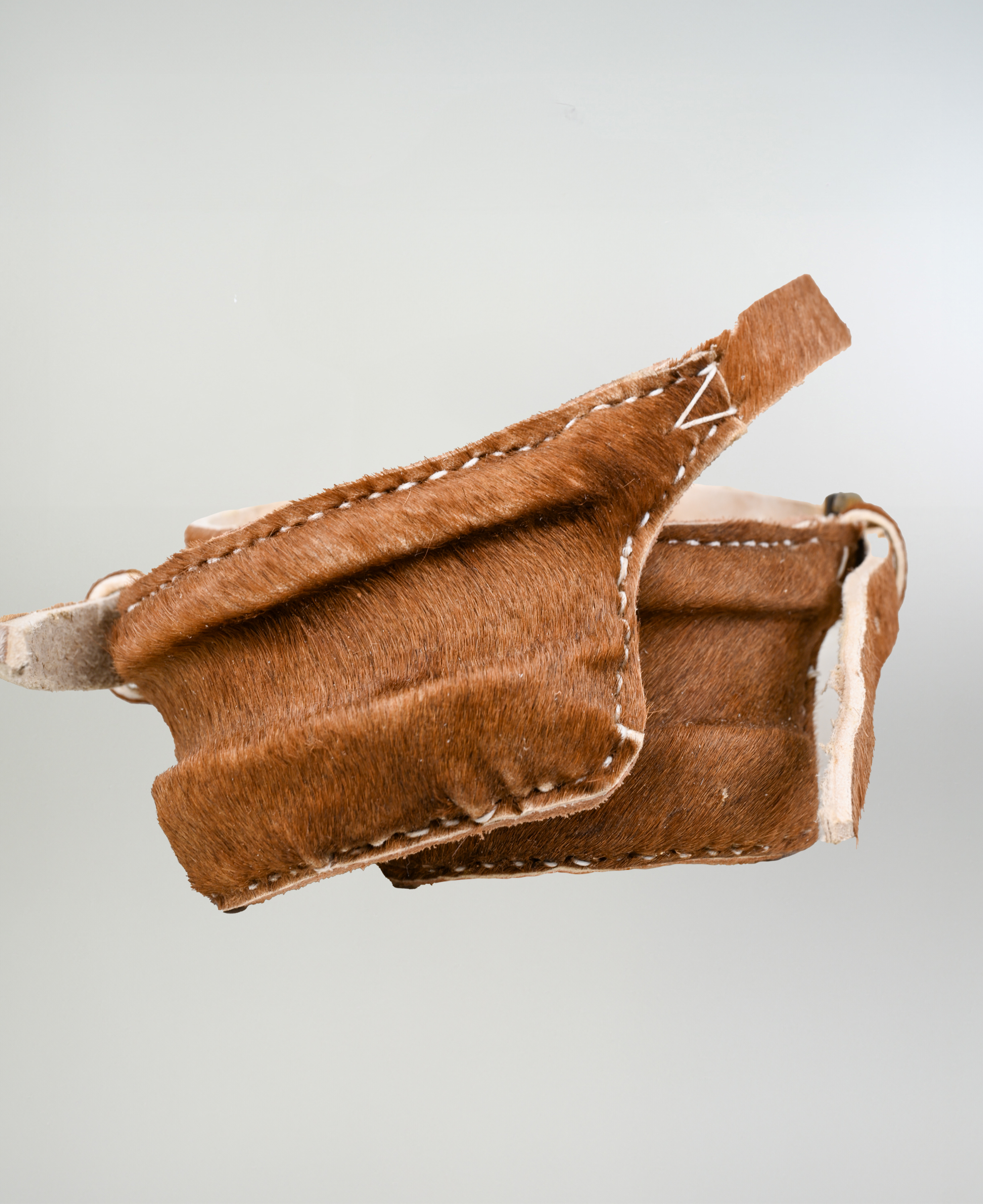 Taloneras Peludas con Hebilla Inoxidable Catron imagen 2