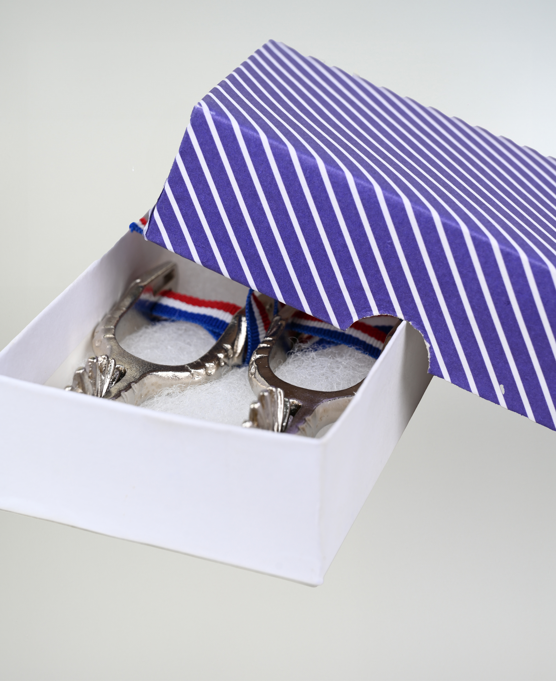 Adorno de Espuelas Dobles Catron imagen 4