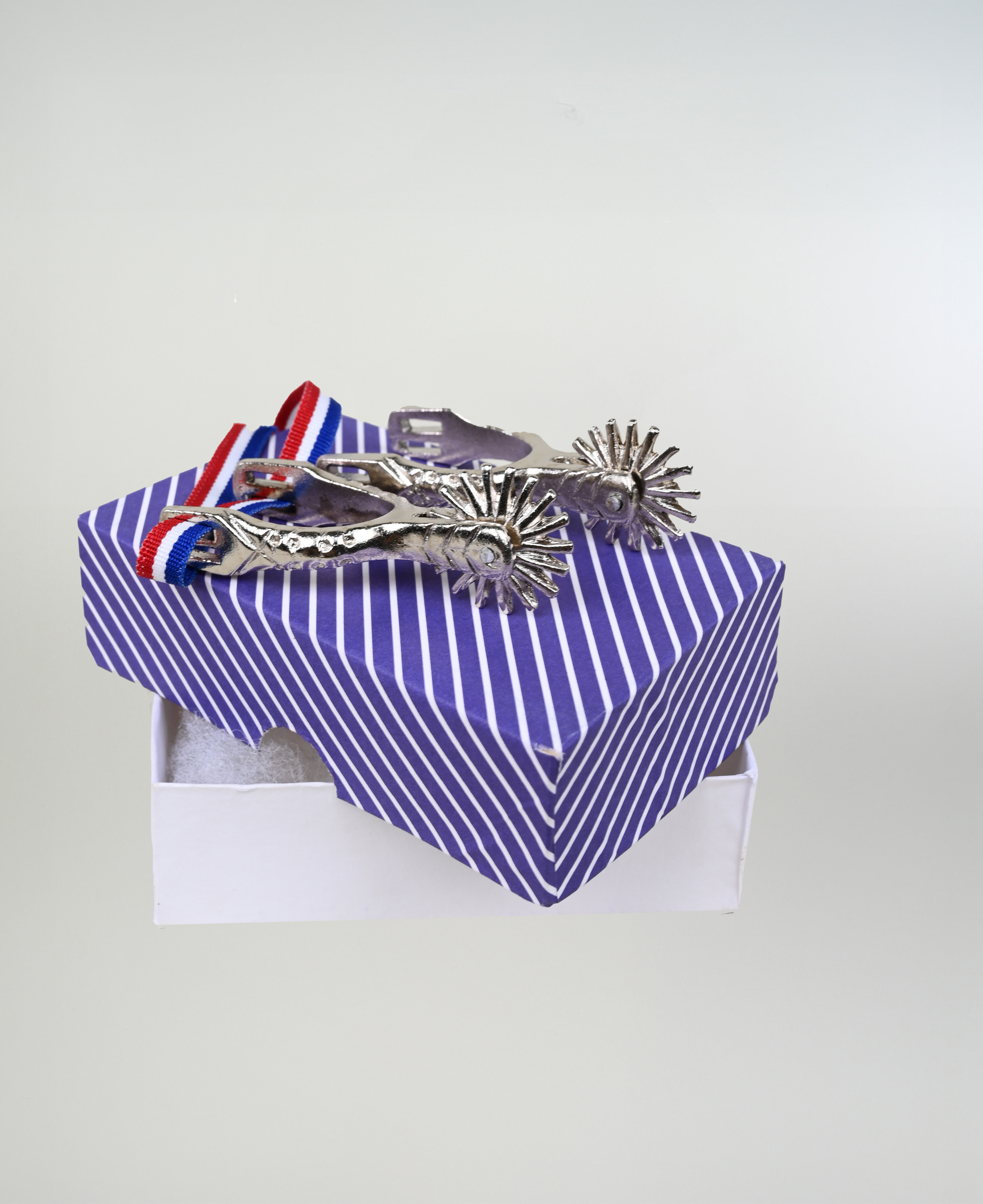 Adorno de Espuelas Dobles Catron imagen 5