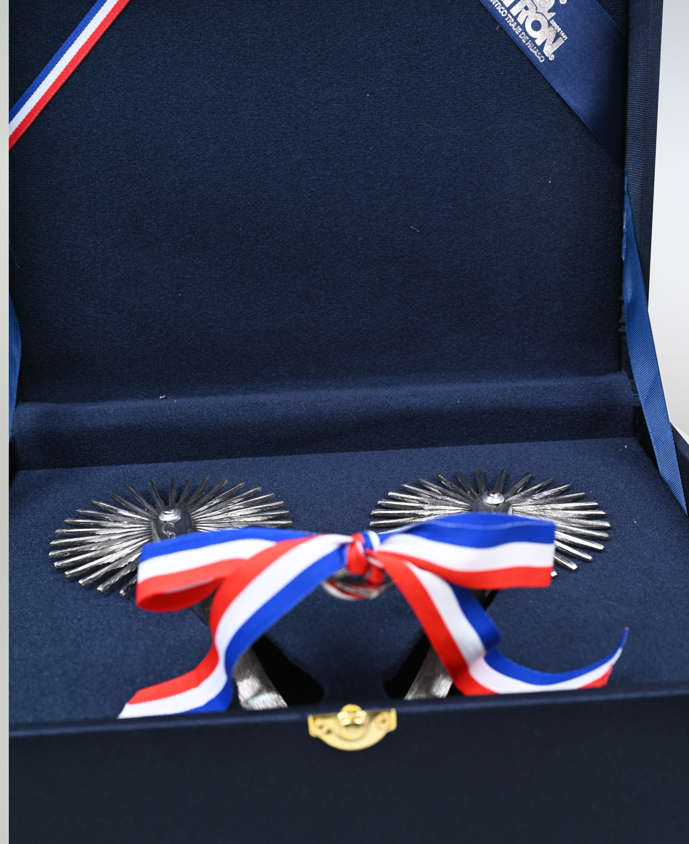 Estuche Con Espuela Tradicional De Acero catron imagen 2