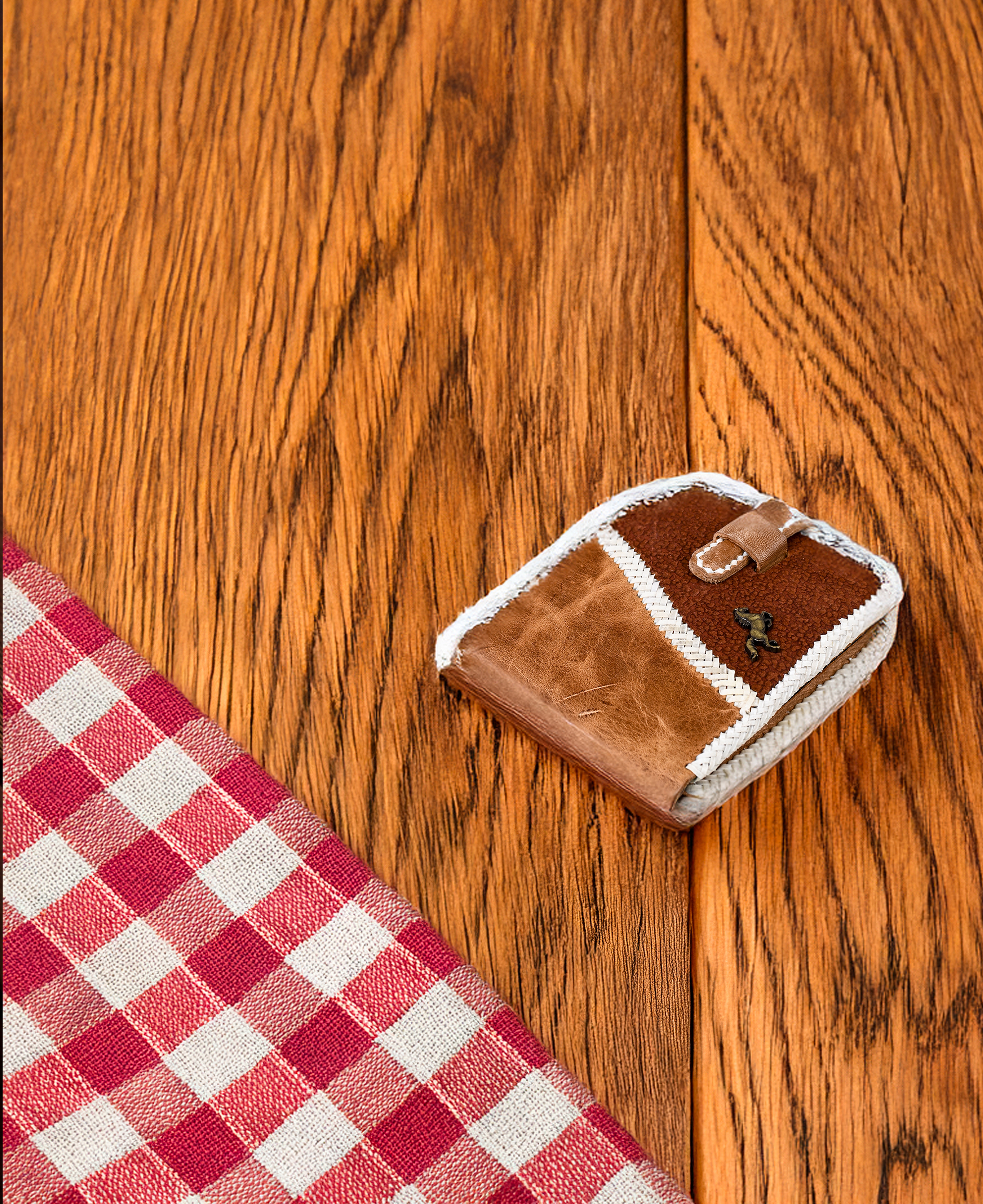 Billetera Cuero Chancho y Caballo Costura Cuyana imagen 3