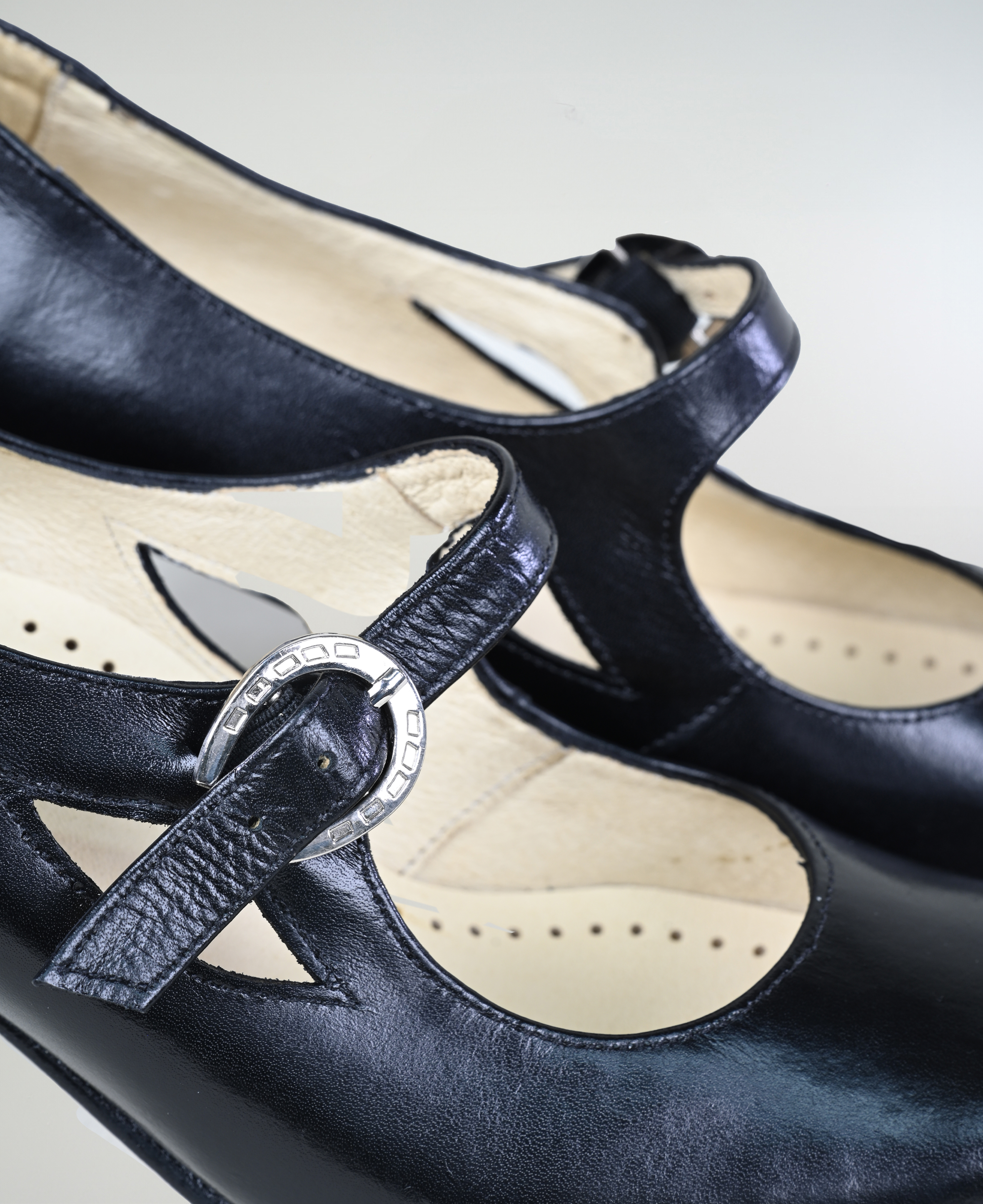 Zapato Con Hebilla De Herradura imagen 3