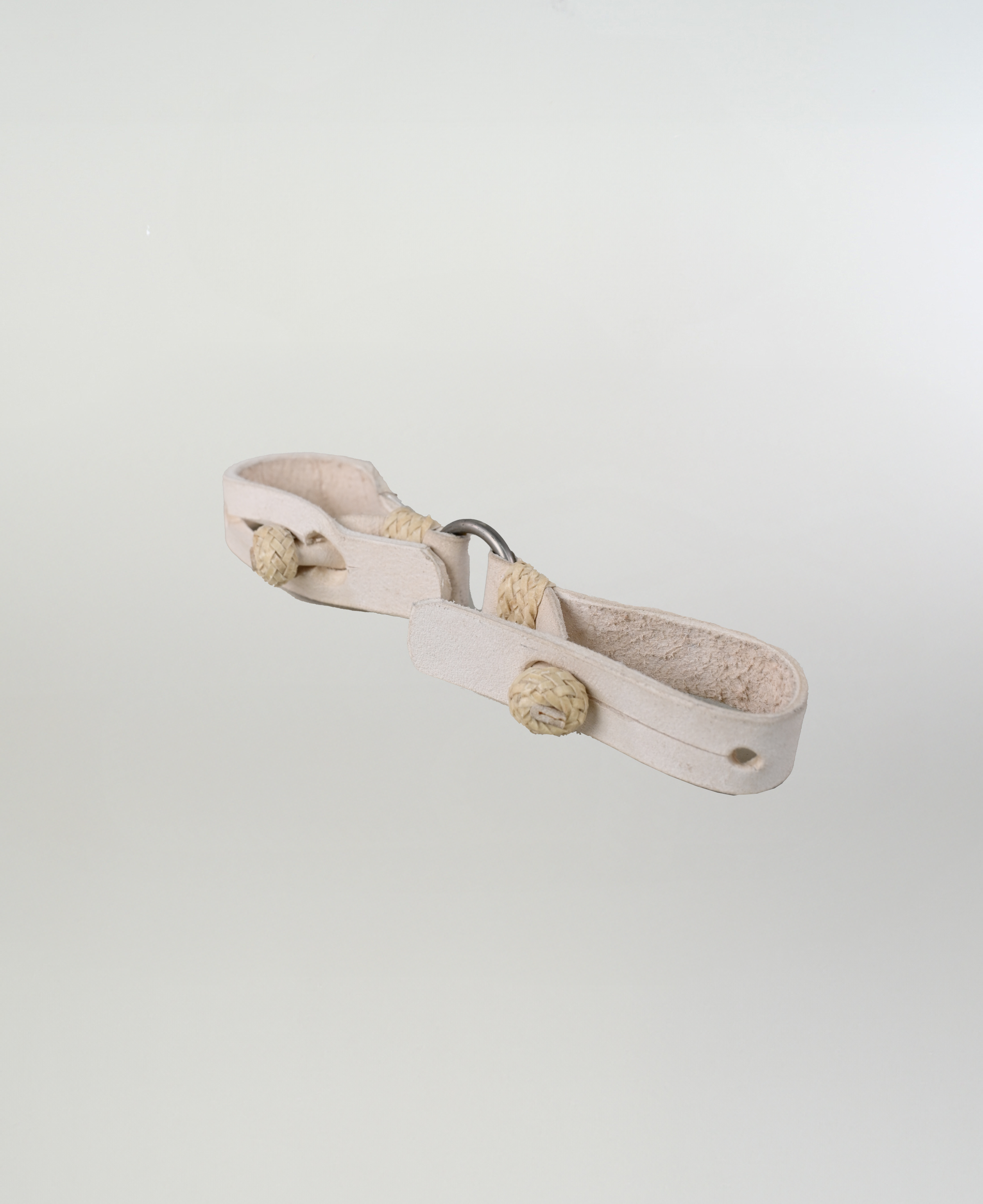 Adorno Manea Cuero Crudo  imagen 1