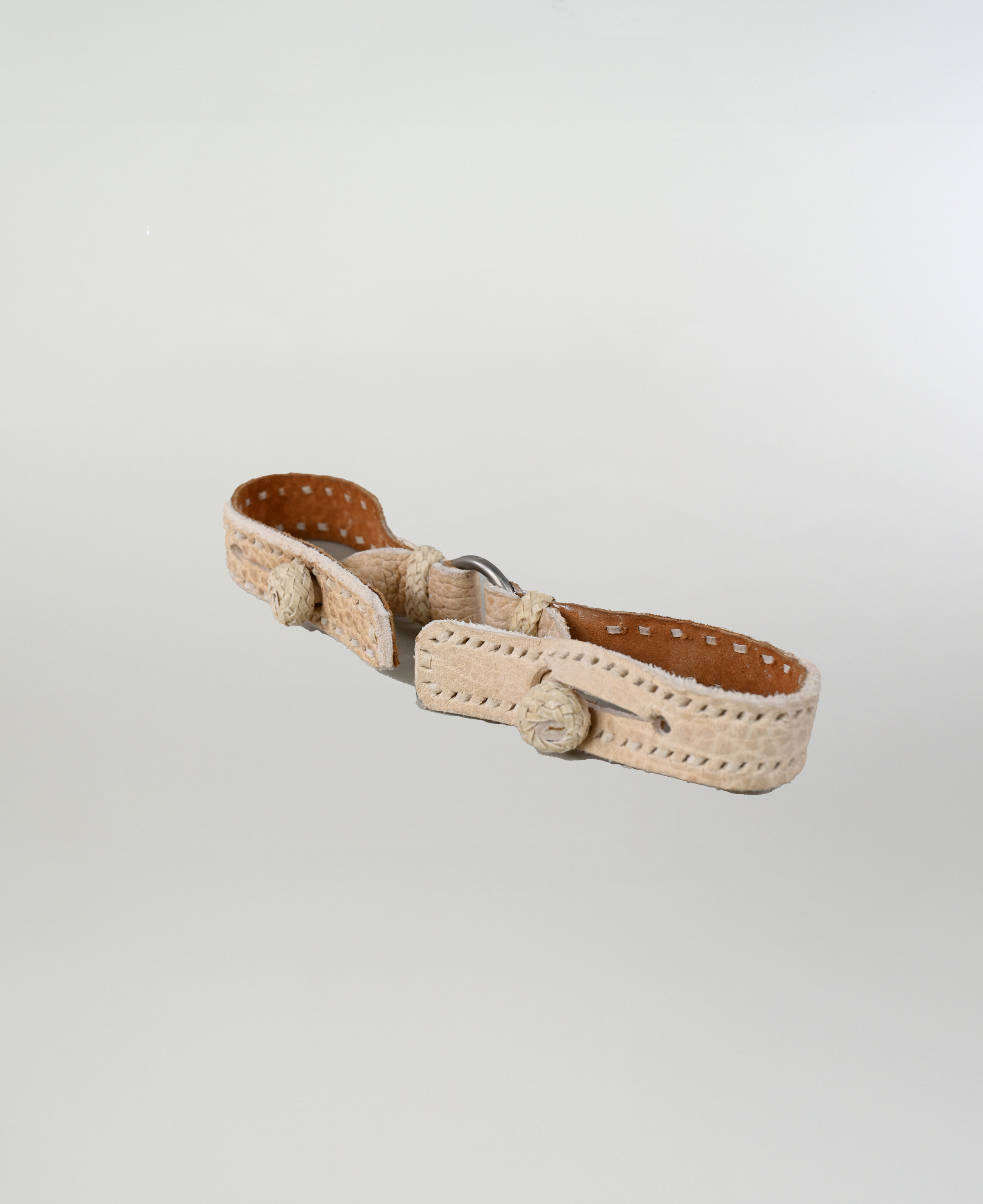 Adorno Manea Cuero Crudo  imagen 2