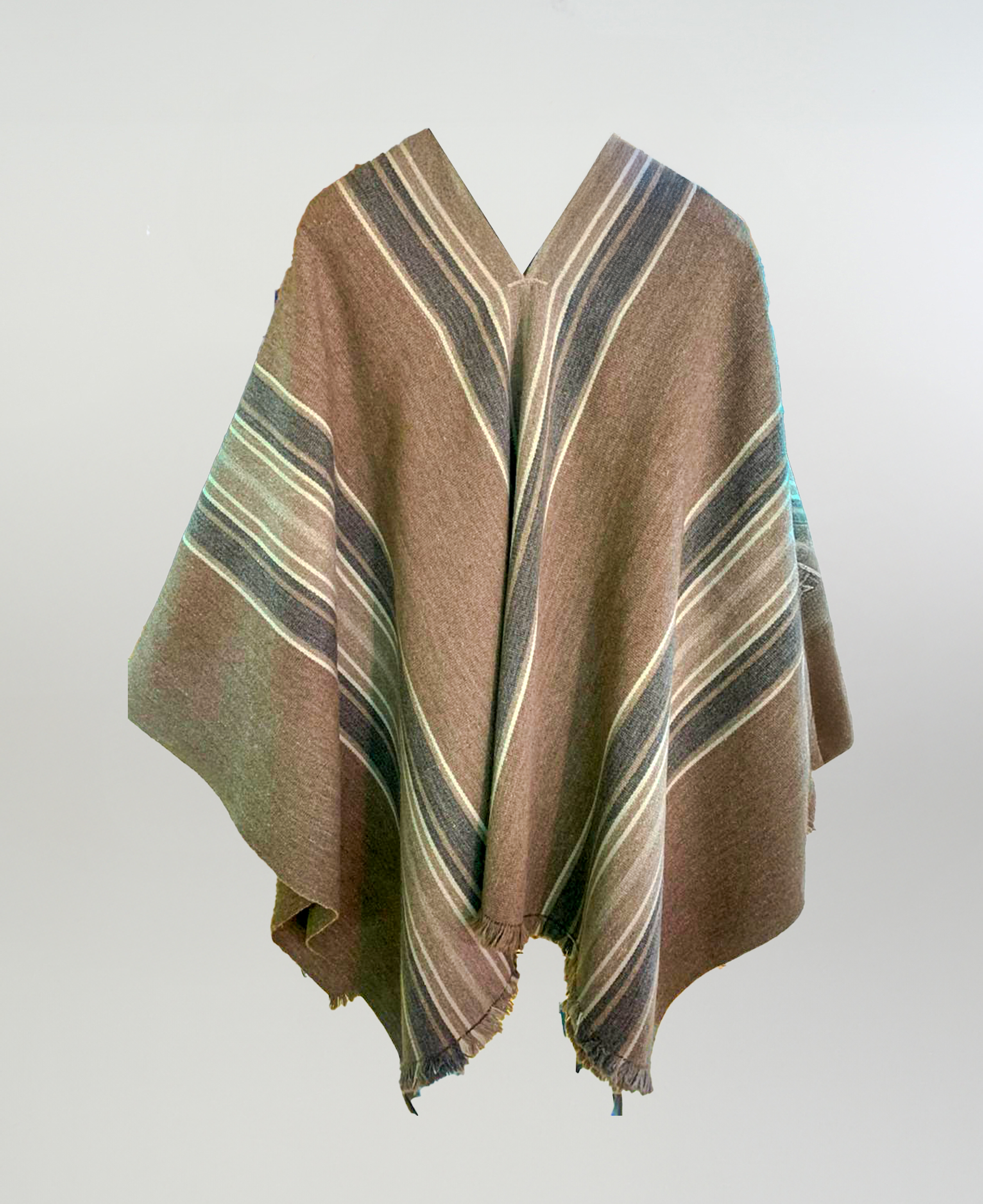 Poncho Corto Lana Oveja  imagen 3