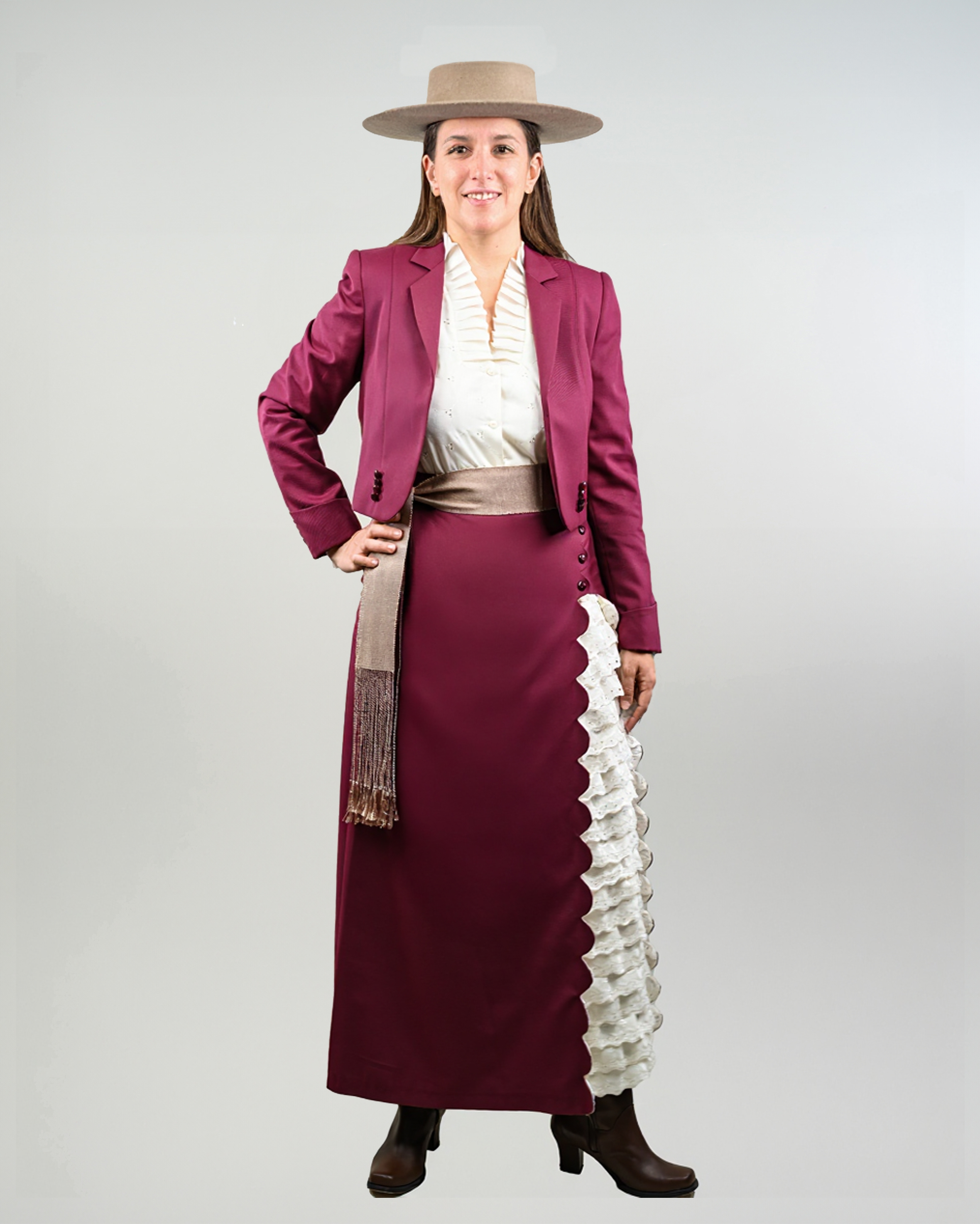 Ropón De Huasa Elegante Burdeo Marfíl Catron imagen 1