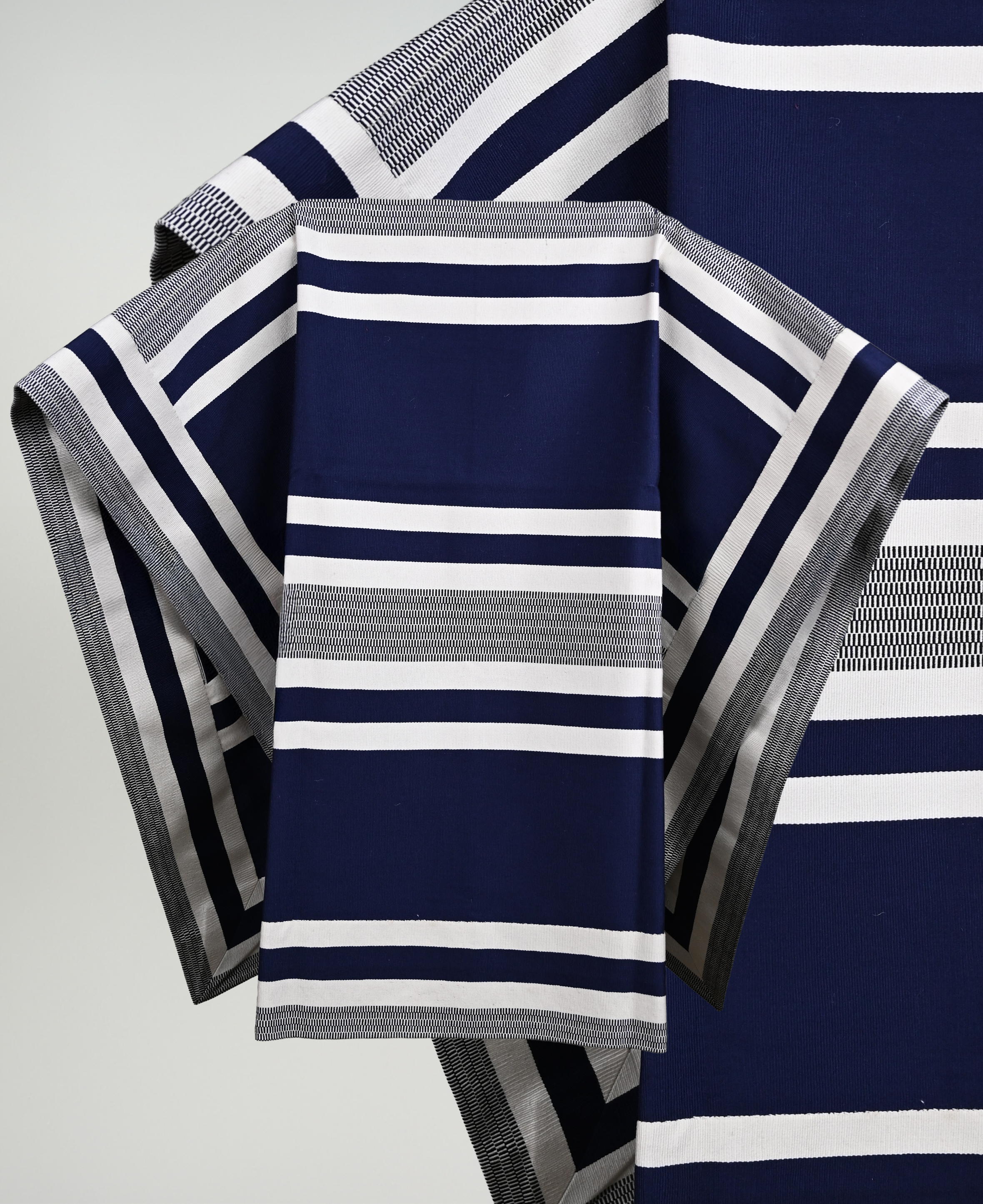 Manta Fina de Hilo Chamantero Catron imagen 3