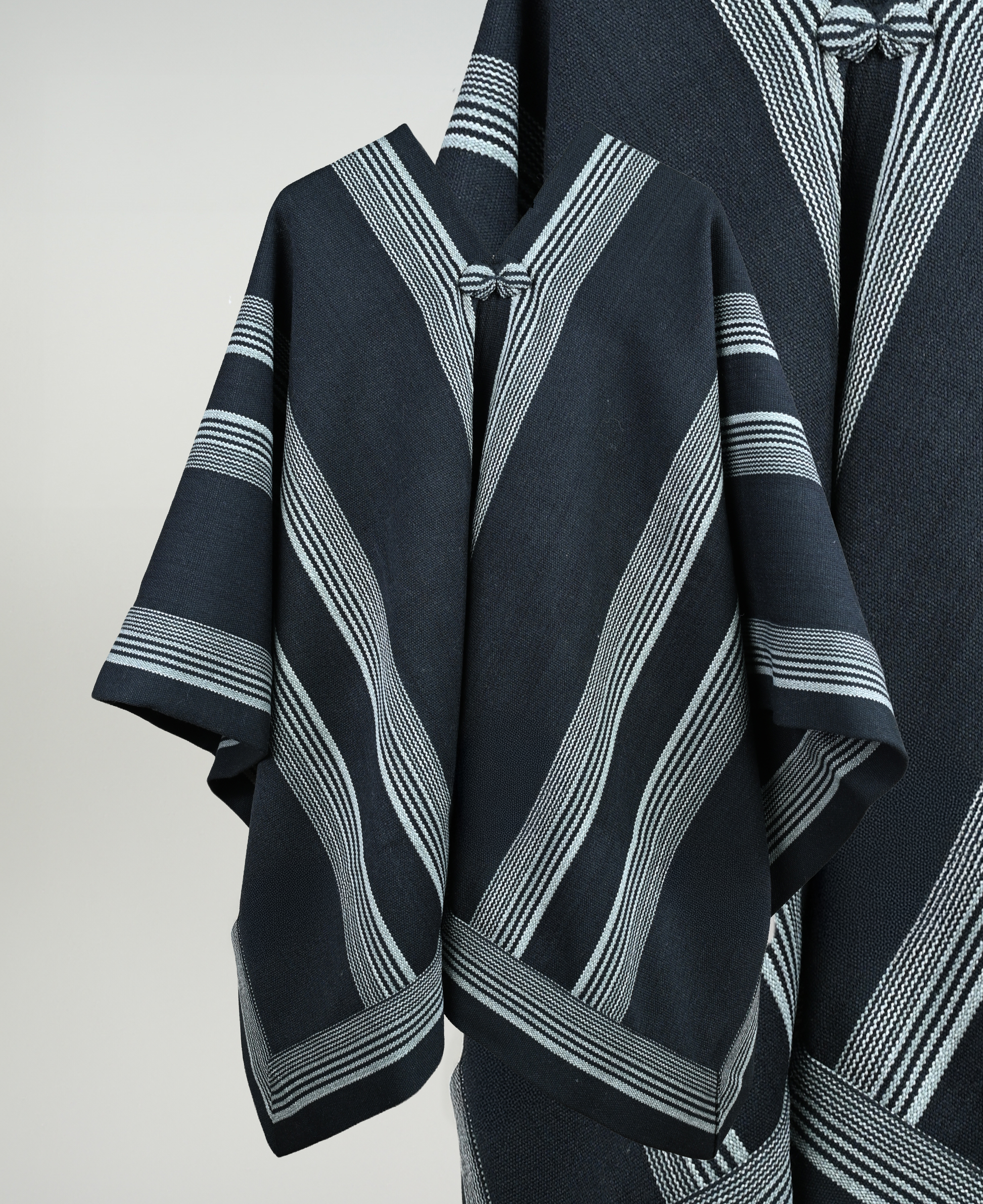 Poncho Alpaca Lana Lautaro Catron imagen 4