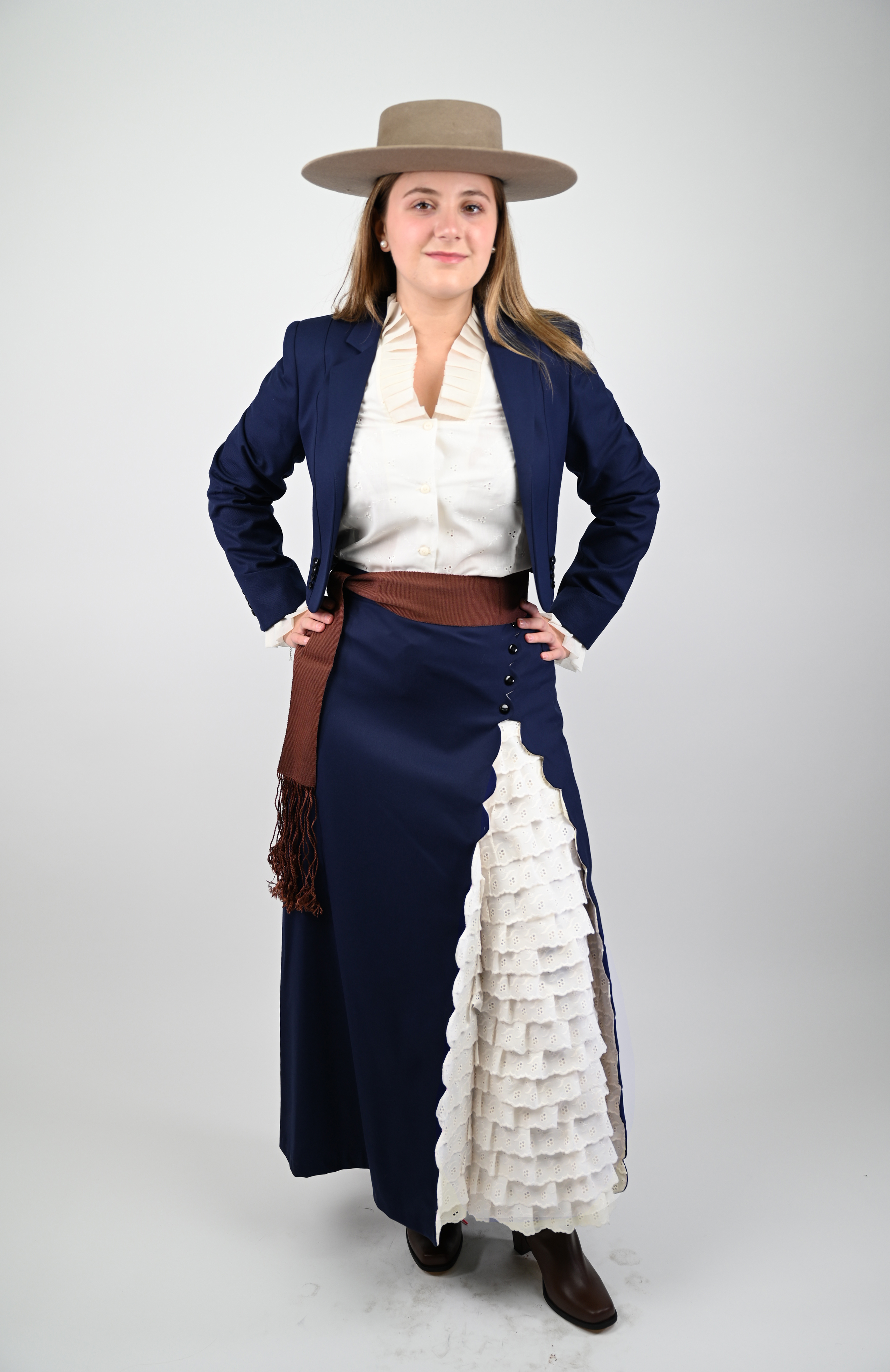 Ropón de Huasa Elegante Azul Blanco Catron imagen 1