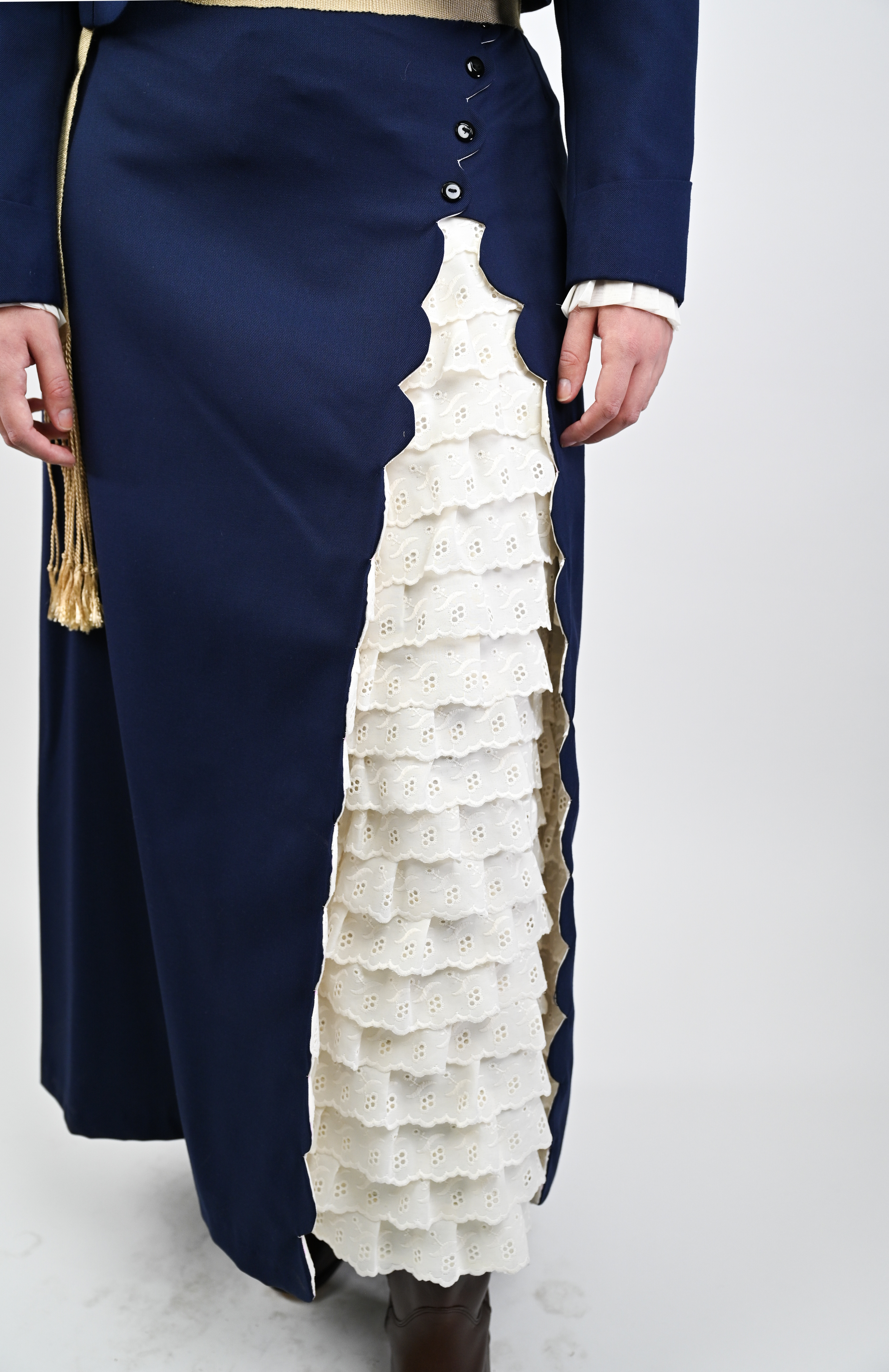 Ropón de Huasa Elegante Azul Blanco Catron imagen 4