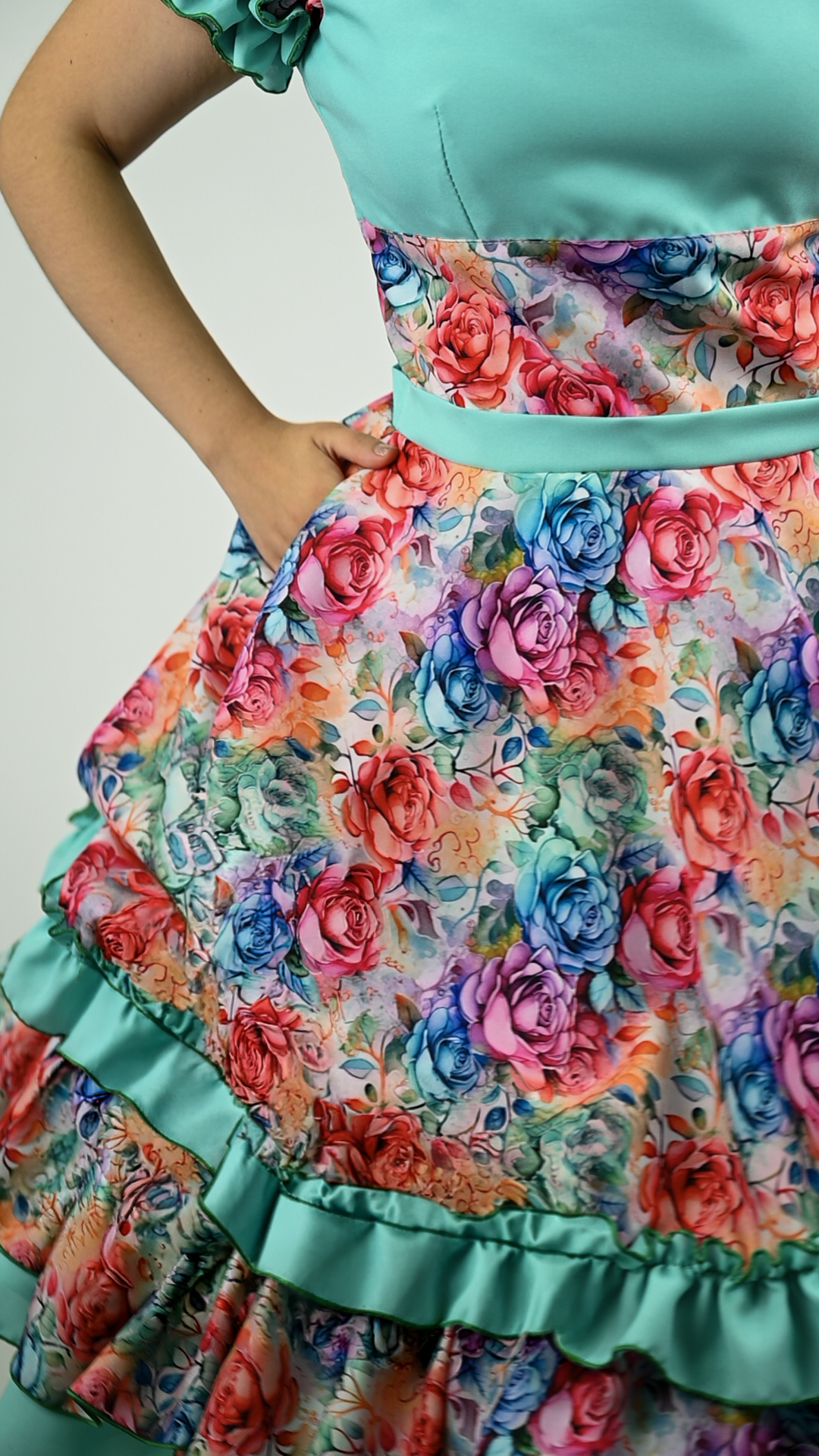 Vestido de China Turquesa con Flores Catron – Canto del Estero imagen 4