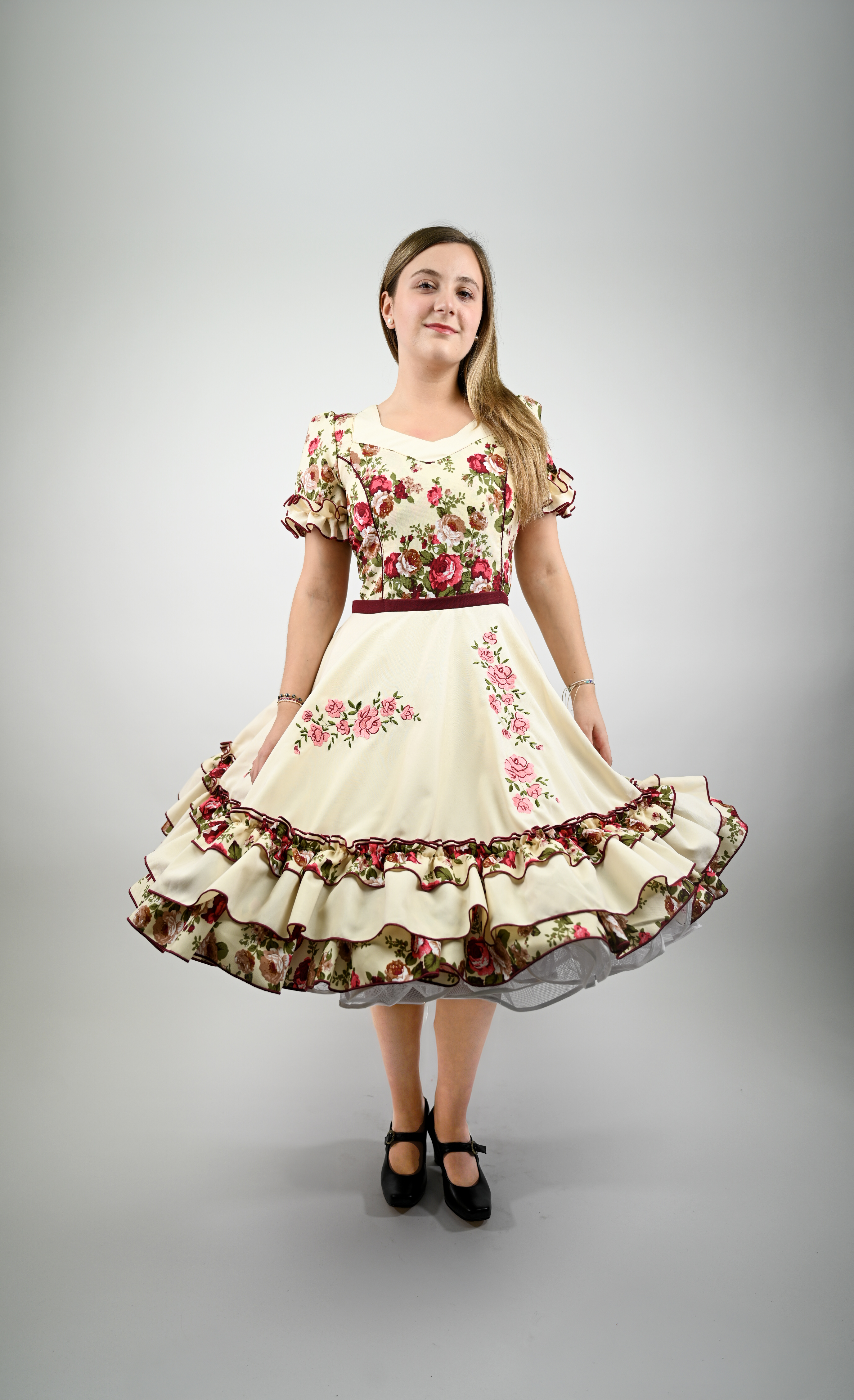 Vestido de China Marfil con Rosas Catron – Brillo de Espuela imagen 3