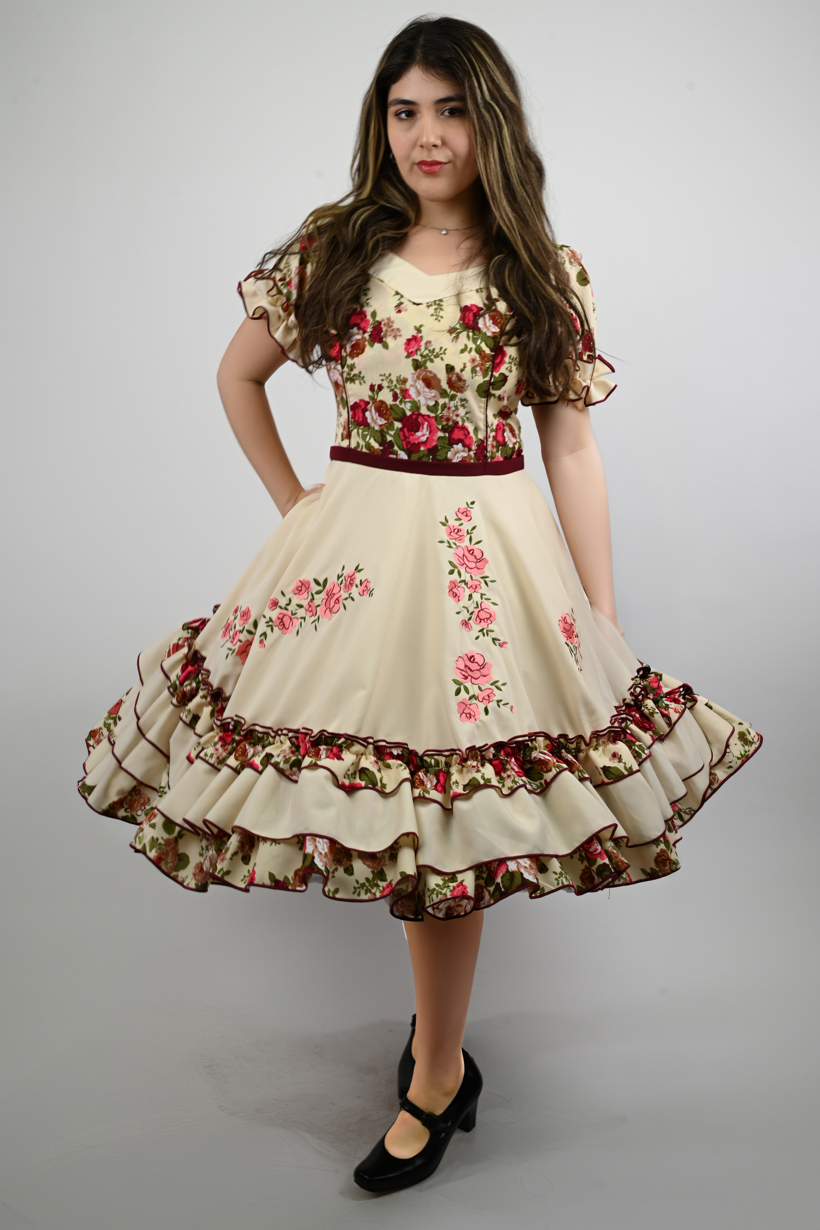 Vestido de China Marfil con Rosas Catron – Brillo de Espuela imagen 1
