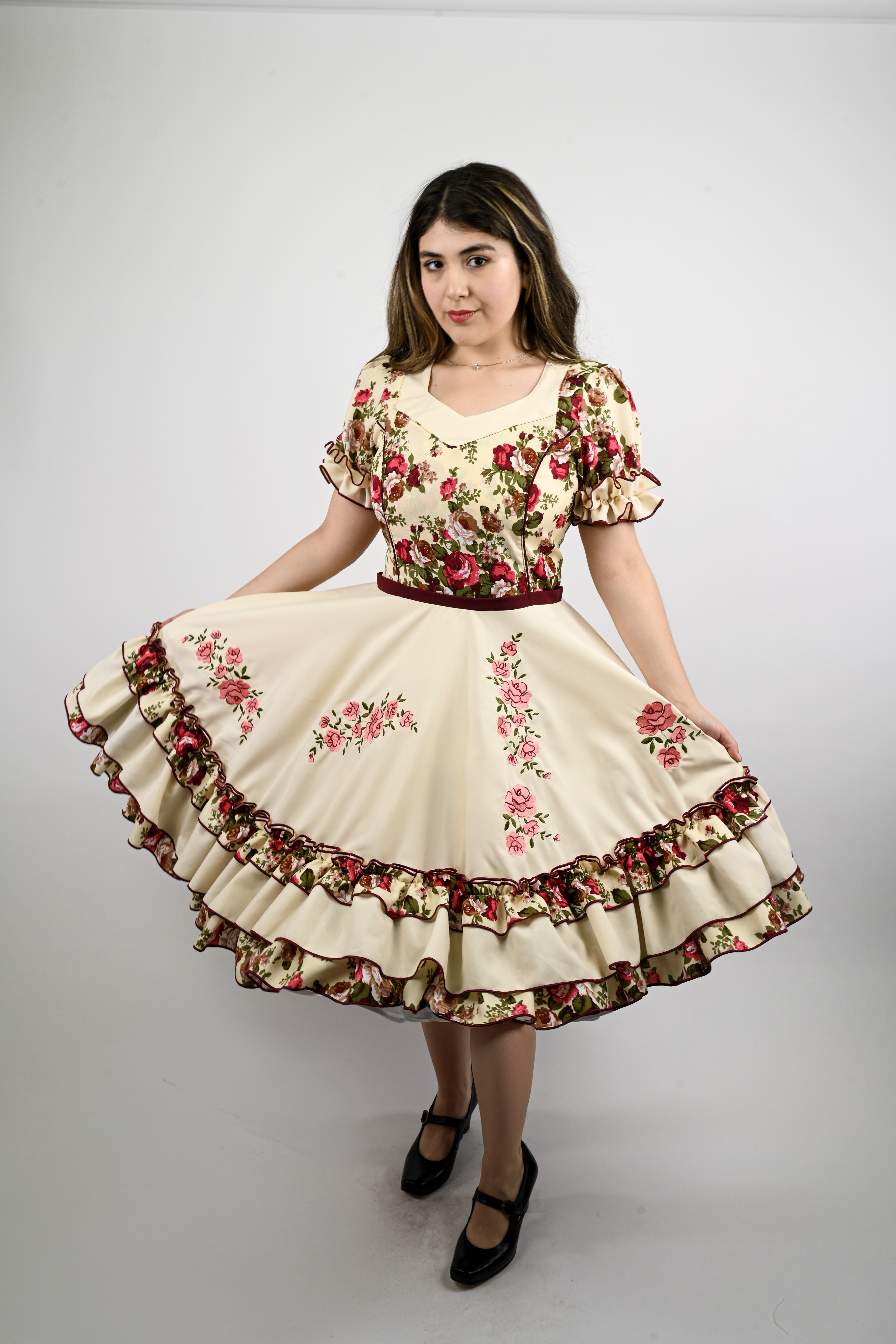 Vestido de China Marfil con Rosas Catron – Brillo de Espuela imagen 6