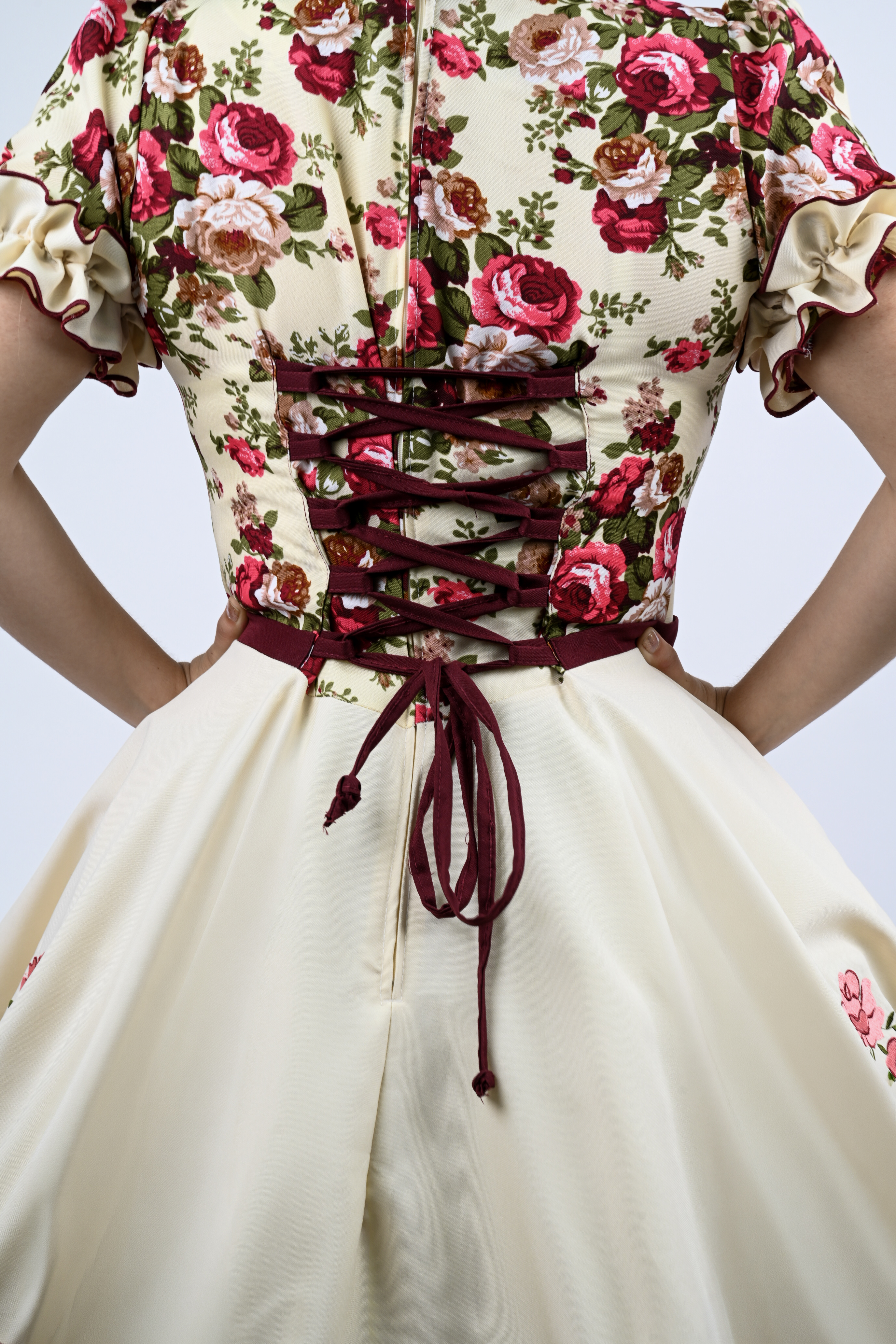 Vestido de China Marfil con Rosas Catron – Brillo de Espuela imagen 4
