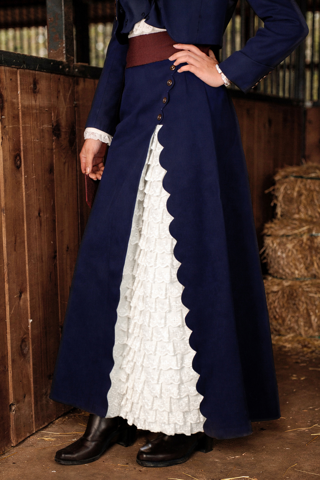 Falda de Huasa Elegante Azul Broderie Blanco Catron imagen 2