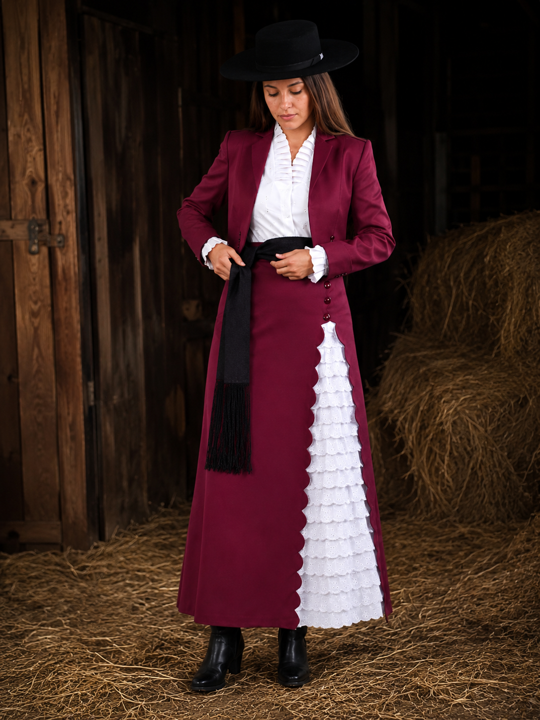 Ropón Huasa Elegante Burdeo Broderie Blanco Catron imagen 2