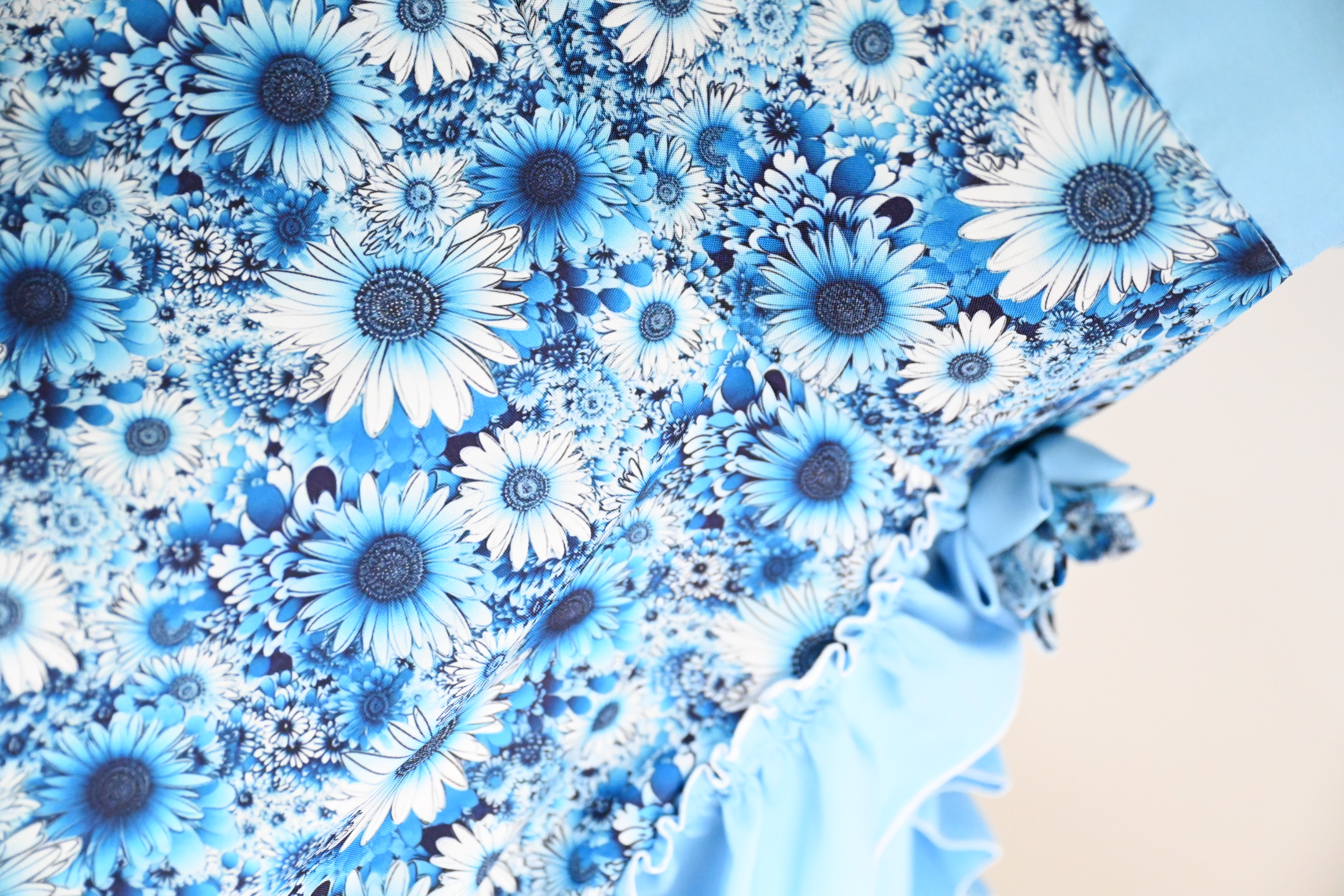 Vestido de China Celeste Floral Catron – Alborada de Colchagua imagen 3