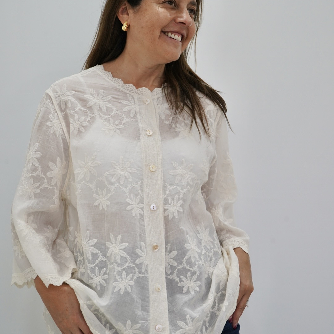Blusa Flor Mantequilla  3