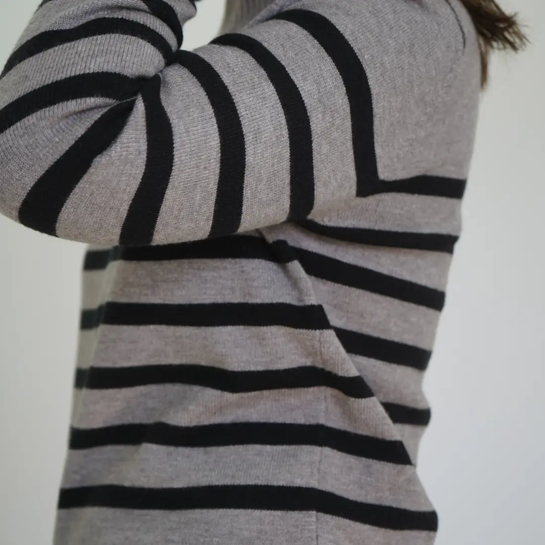 Sweater Violeta Gris 3