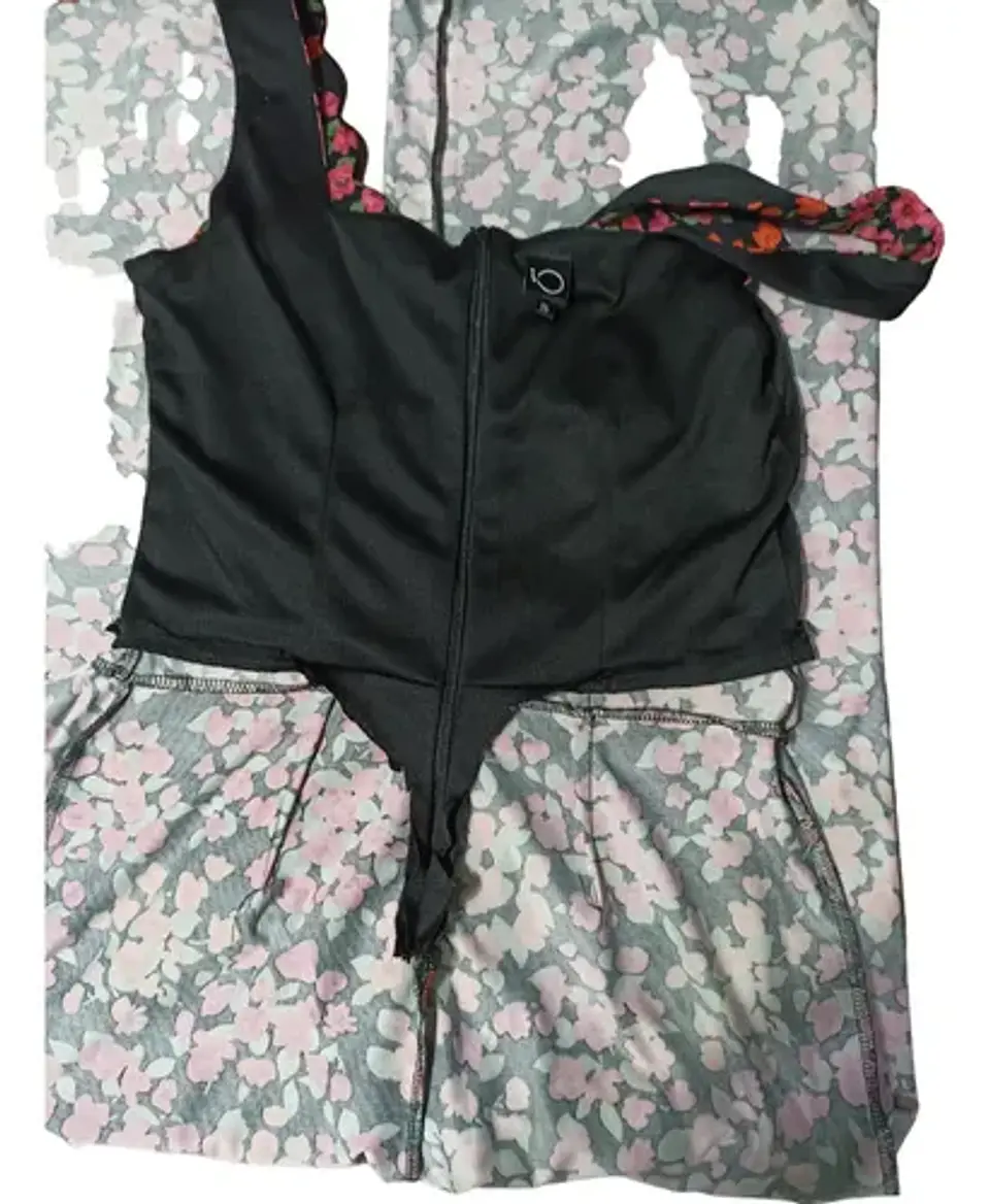 Enterito Floreado Casual Sin Mangas Marca IO - Talla S 8