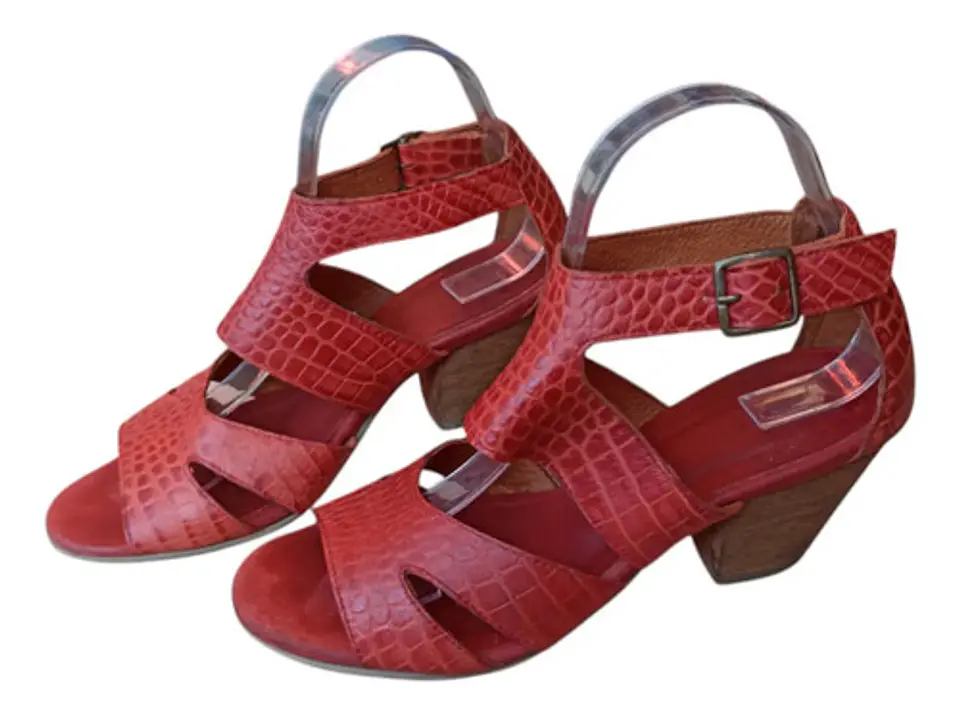 Sandalia Roja Marca Romano 100% Cuero - Talla 38 6