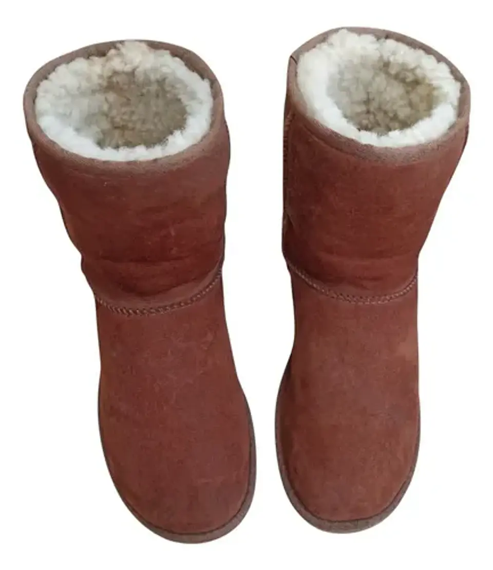 Bota UGG Modelo Classic Short Castaño - Talla 35 2