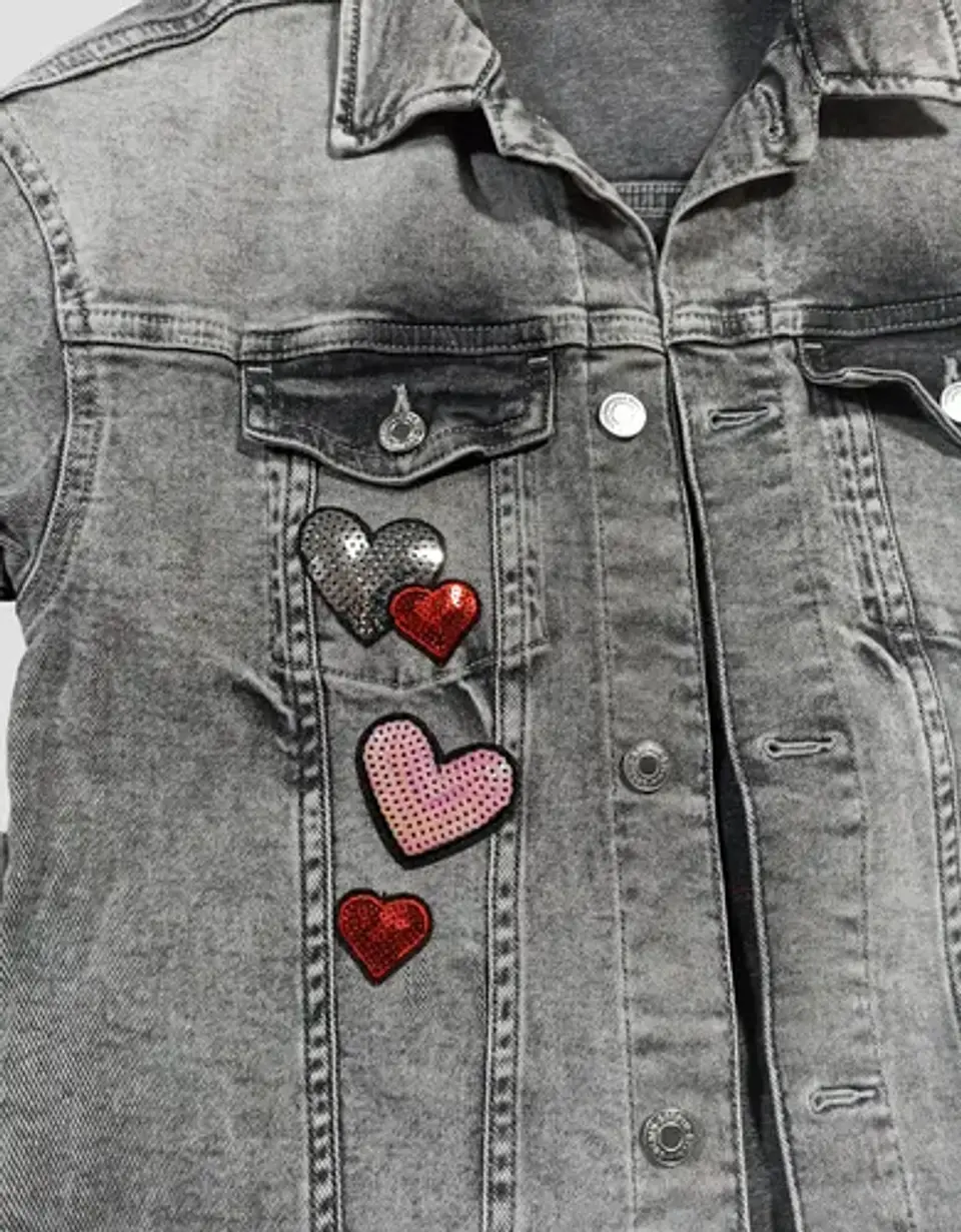 Chaqueta de Mezclilla con Parches de Lentejuelas H & M Talla 10-12 7