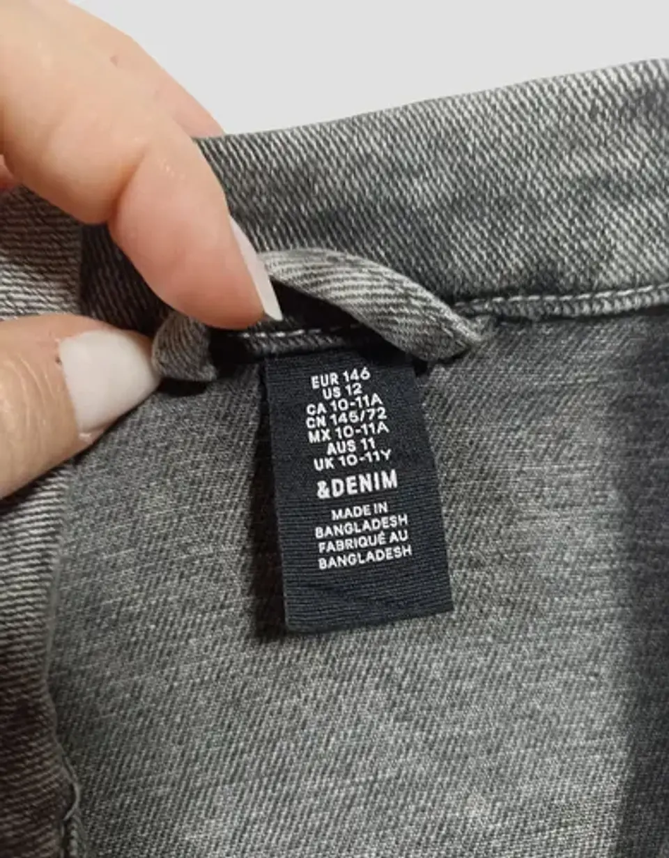 Chaqueta de Mezclilla con Parches de Lentejuelas H & M Talla 10-12 8