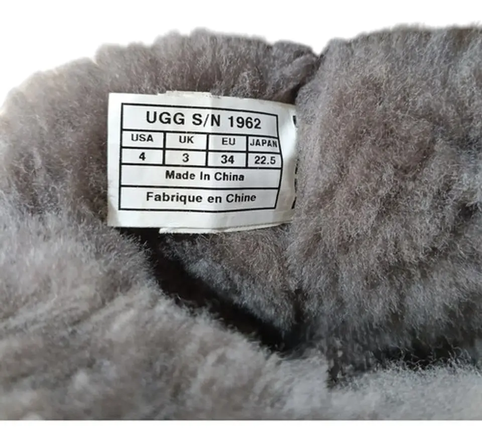 Bota UGG Bailey Button Triplet - Talla 35.5 8