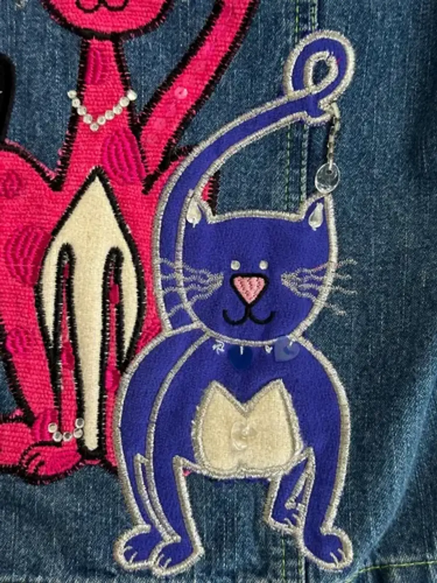 Chaqueta Vintage de Mezclilla Con Aplicaciones Bordadas De Gatos 8