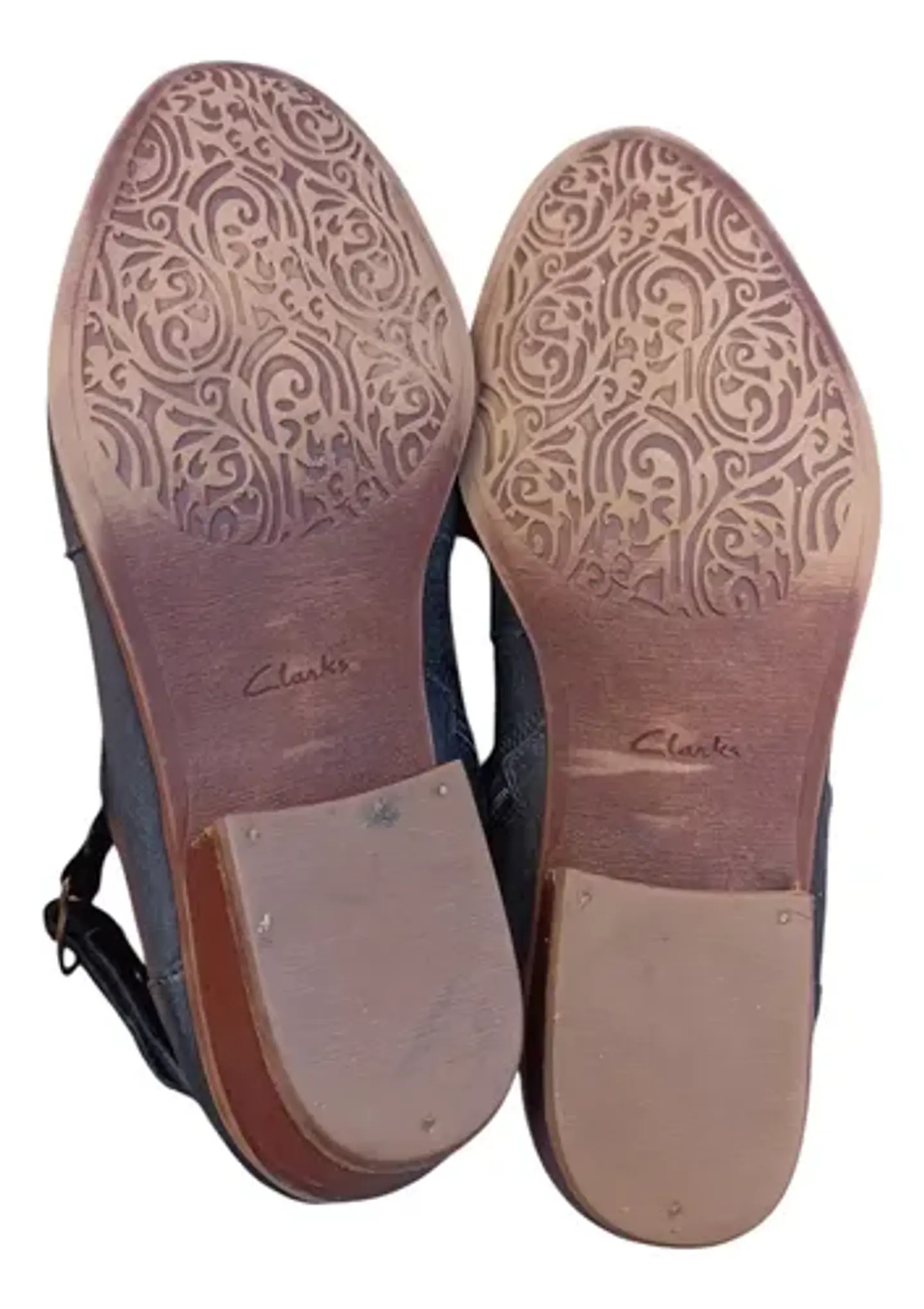 Botín Negro Clarks De Cuero Genuino Con Taco - Talla 38  7