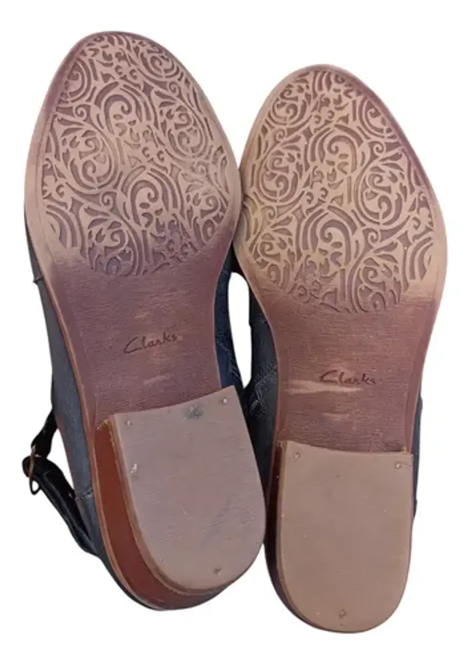 Botín Negro Clarks De Cuero Genuino Con Taco - Talla 38  7