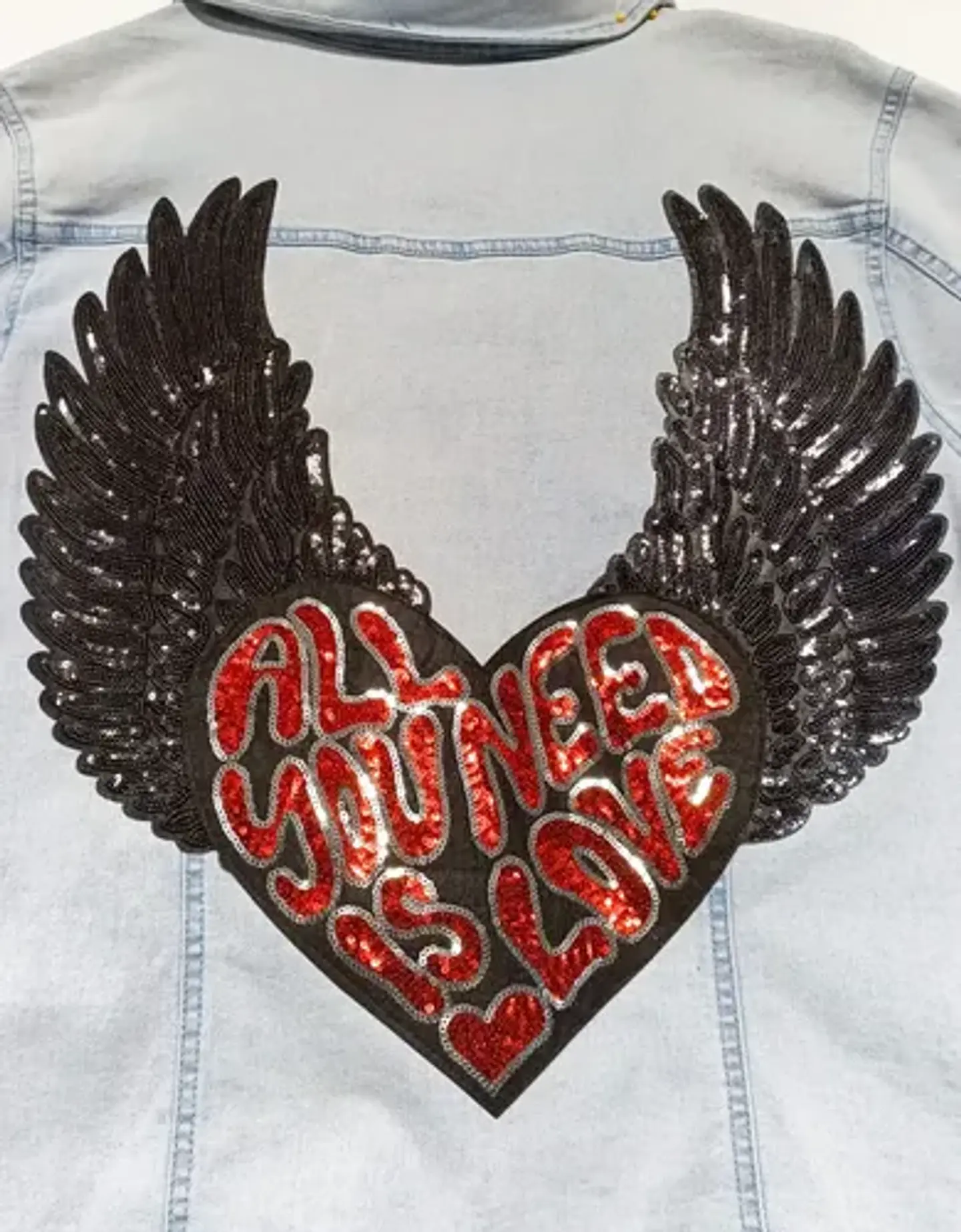 Chaqueta De Mezclilla Con Alas Y Corazon De Lentejuelas Xl 7
