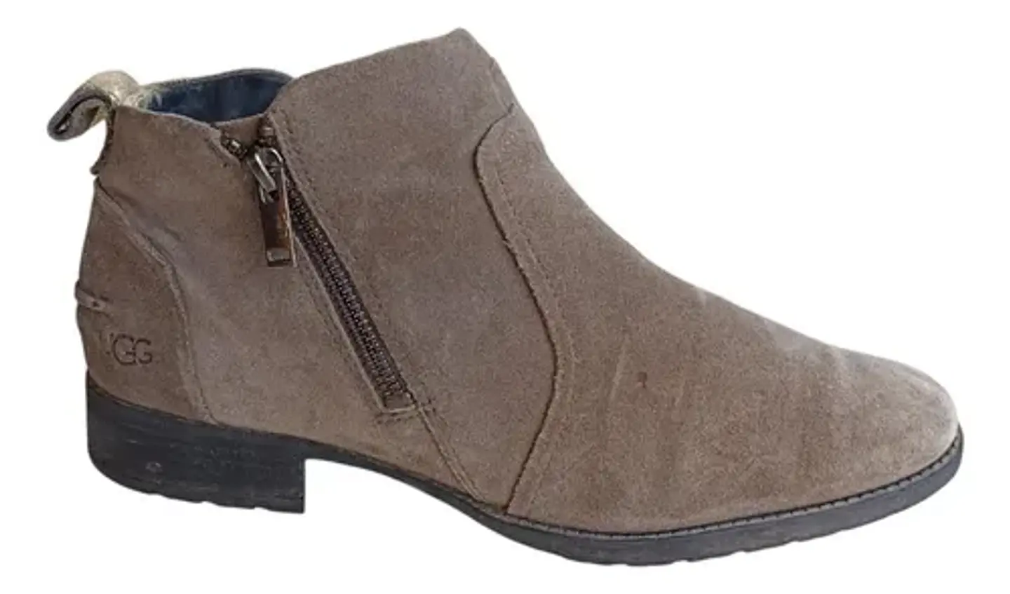 Botín UGG Cuero Gamuza Modelo Auero Waterproof Talla 39.5 2
